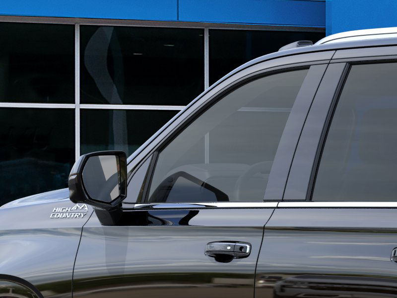2025 Chevrolet Suburban High Country photo 12