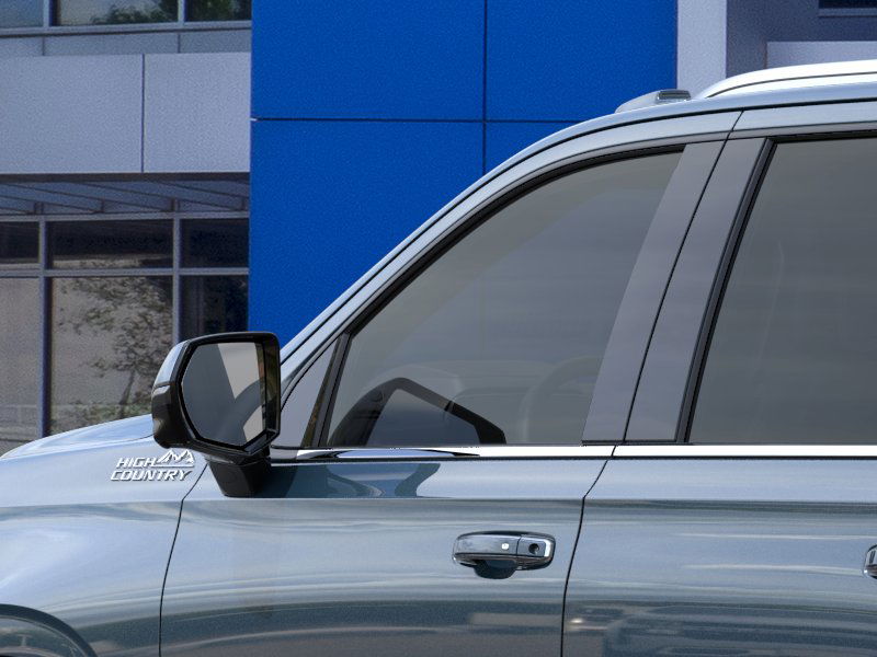 2025 Chevrolet Suburban High Country photo 12