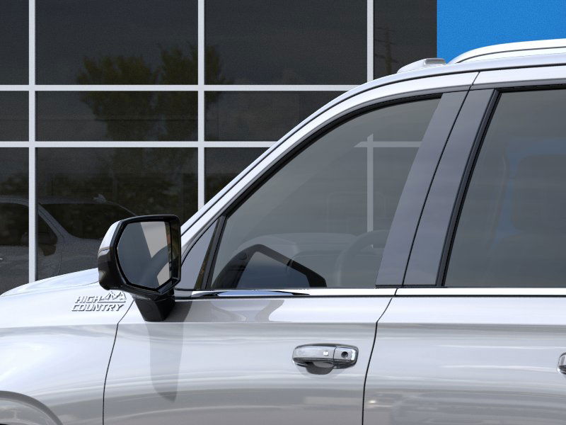 2025 Chevrolet Suburban High Country photo 12