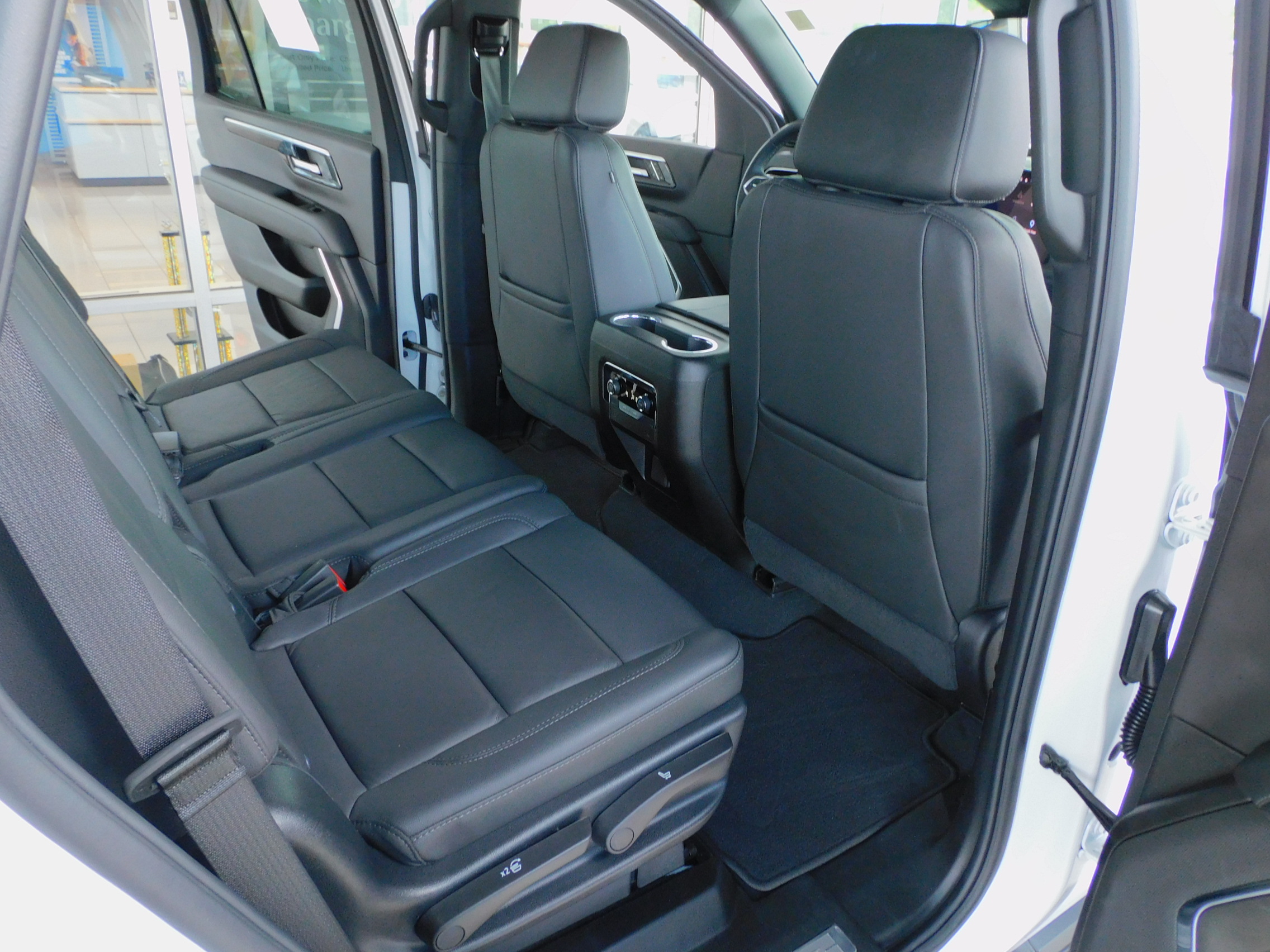 Used 2025 Summit White Chevrolet LT image 25