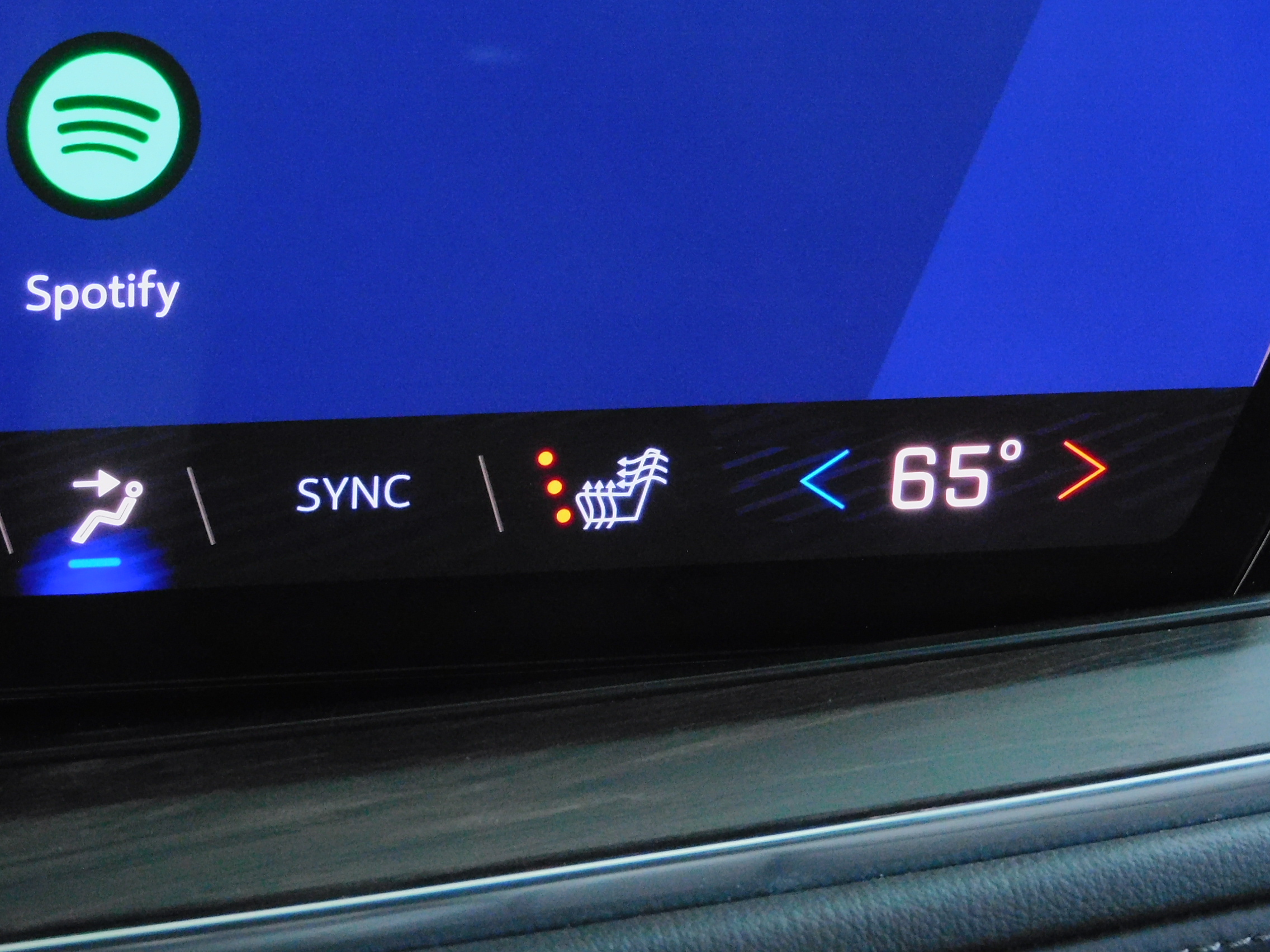 Used 2025 Summit White Chevrolet LT image 32