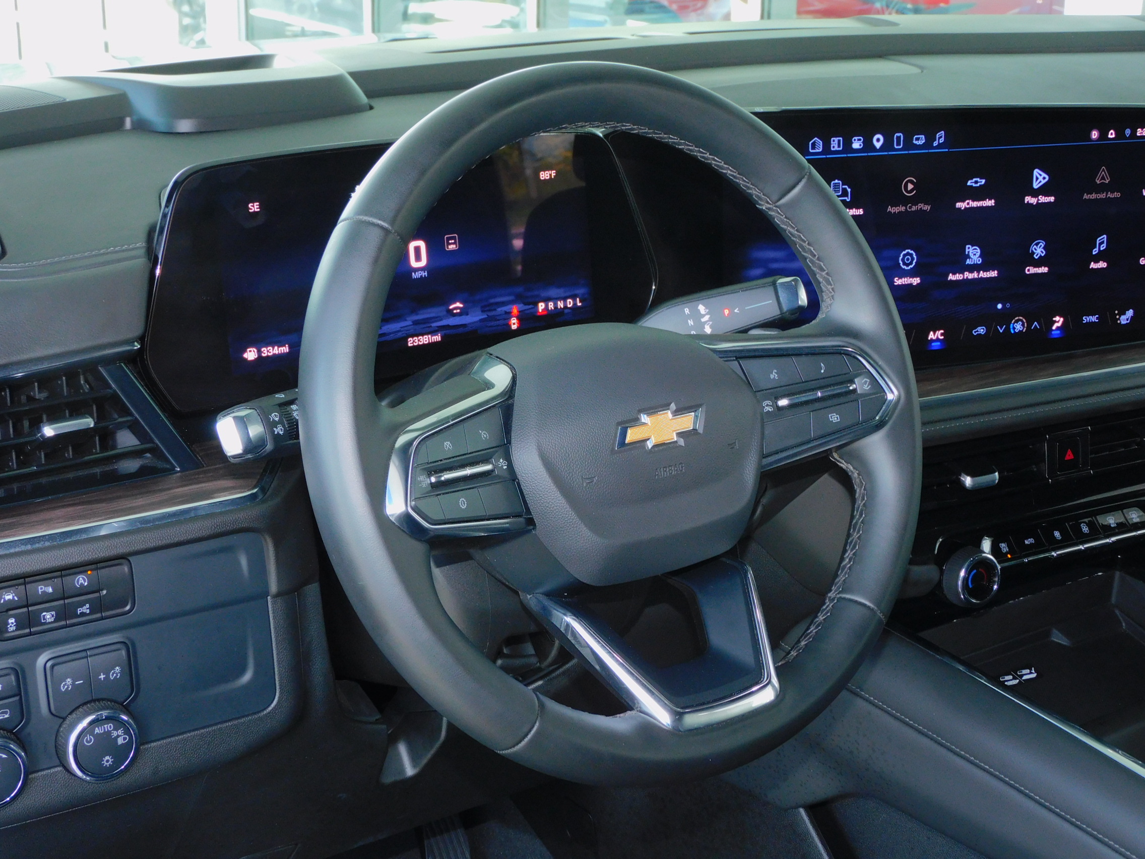 Used 2025 Summit White Chevrolet LT image 18