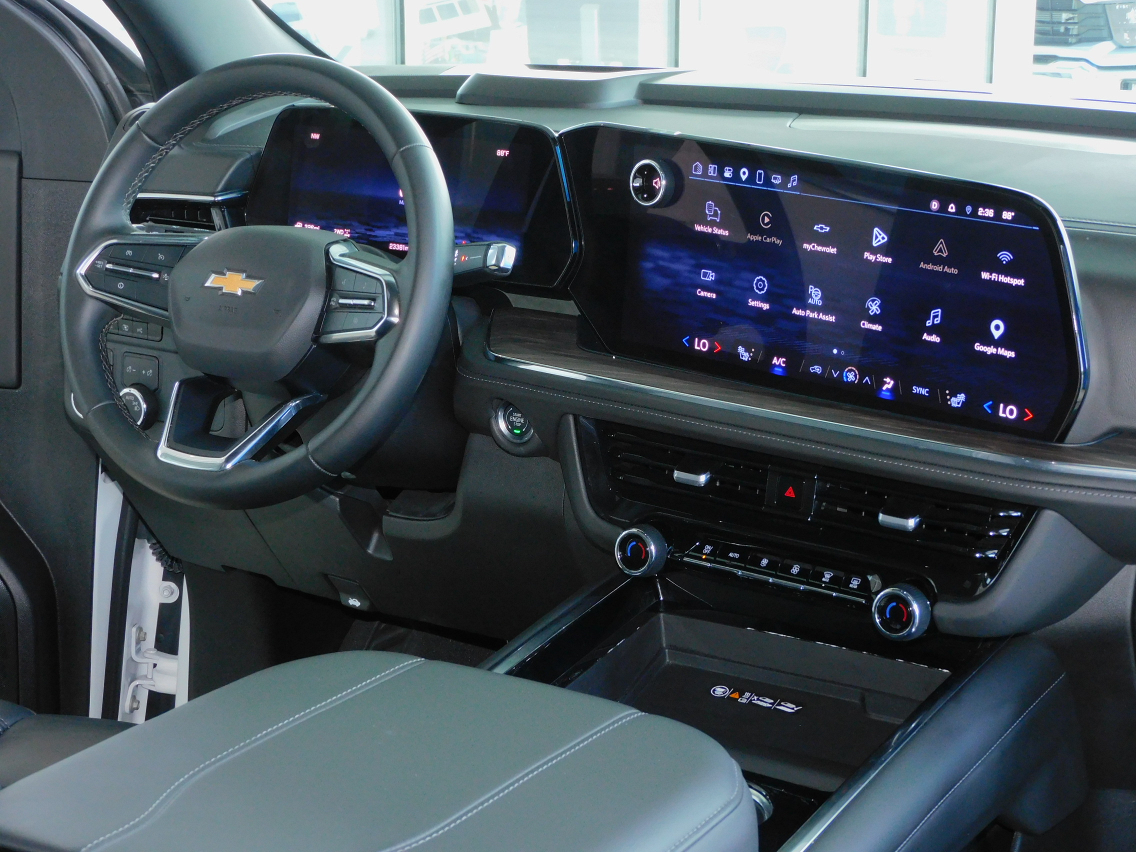 Used 2025 Summit White Chevrolet LT image 29