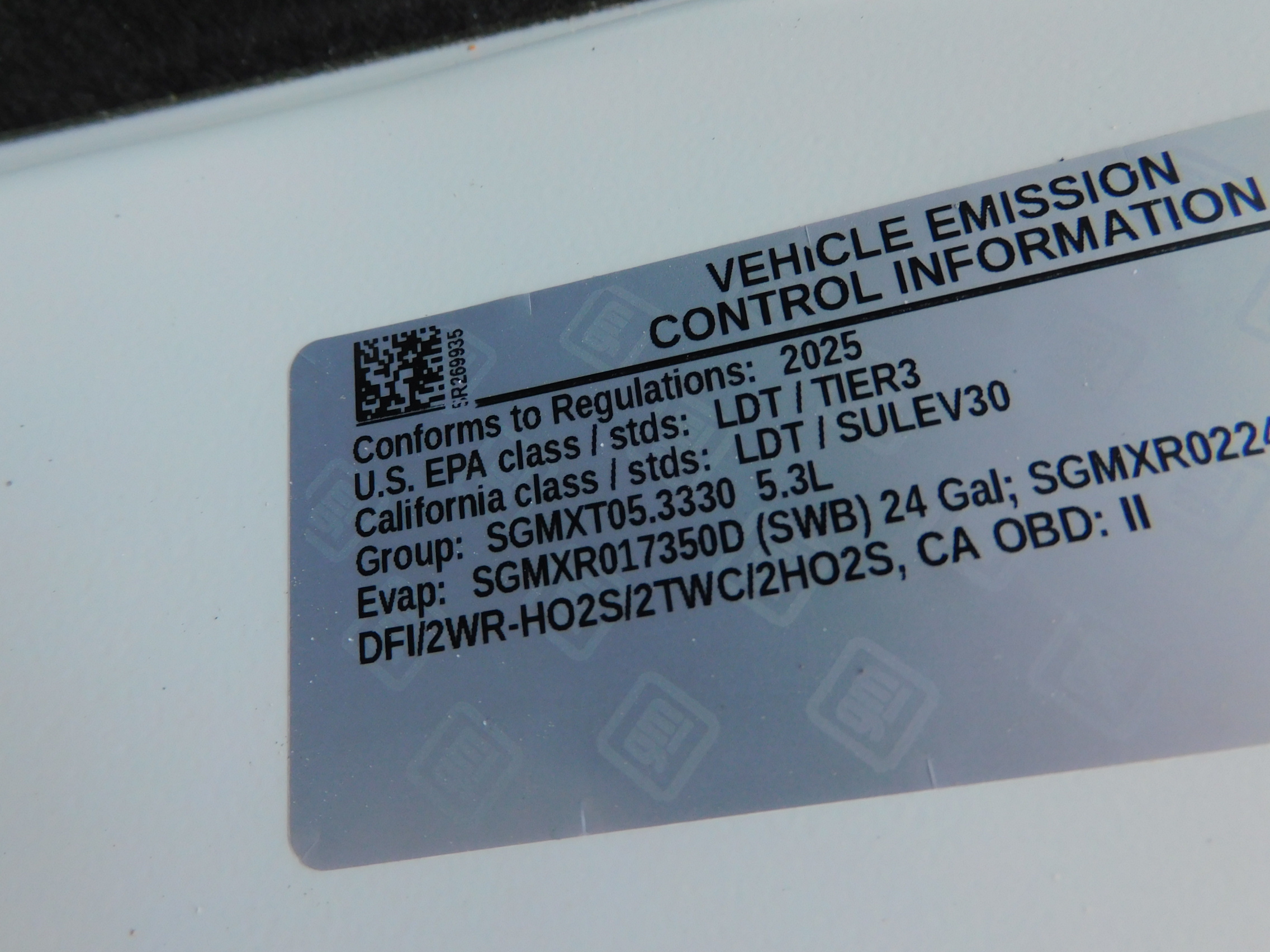 Used 2025 Summit White Chevrolet LT image 35