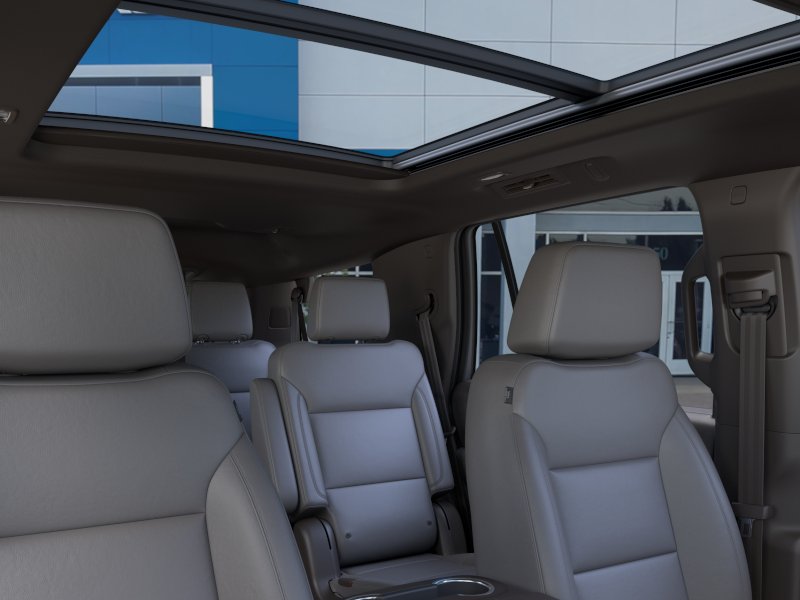 New 2026 Summit White Chevrolet Z71 image 50