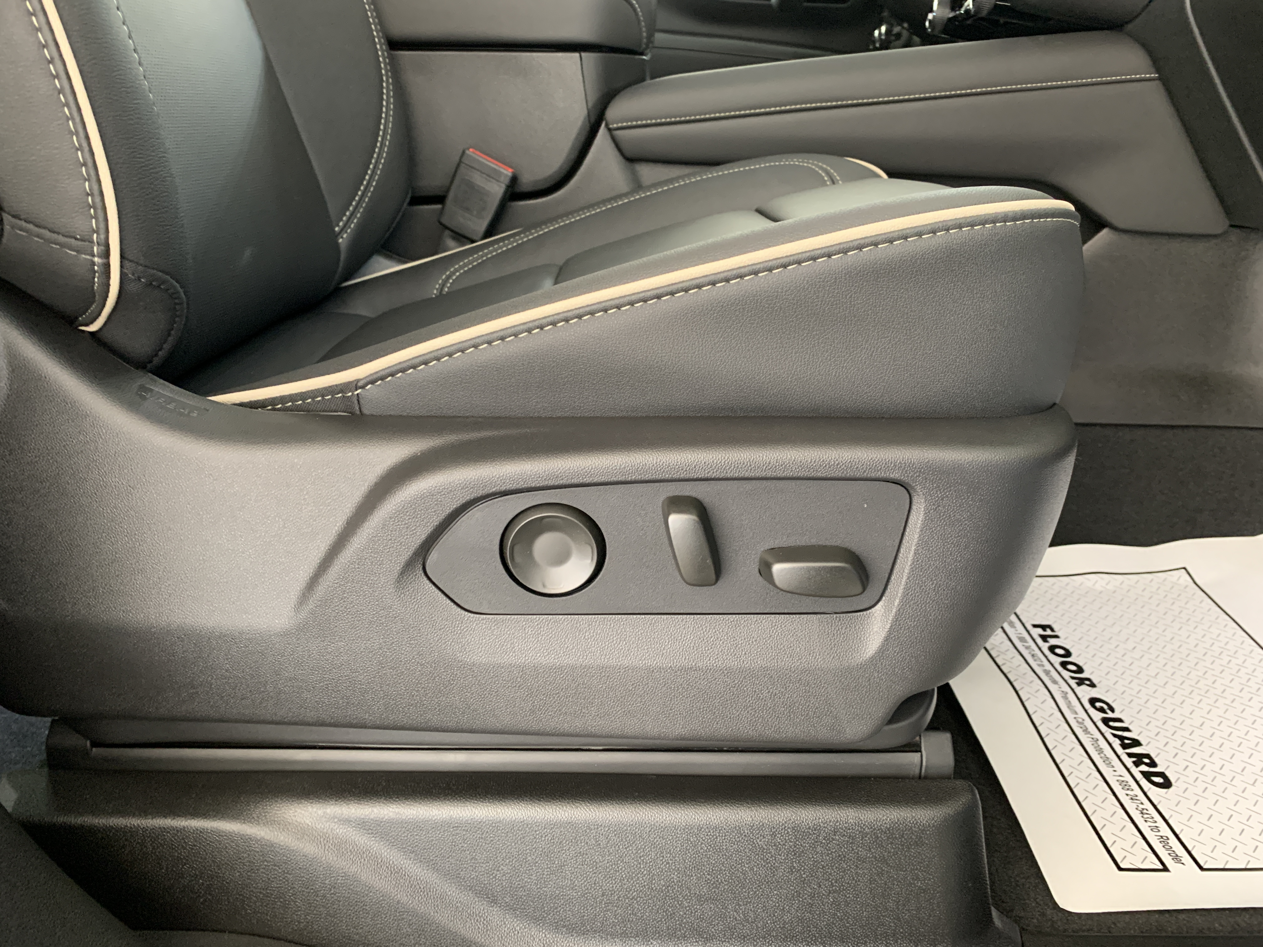 2026 Chevrolet Tahoe Premier - Photo 37