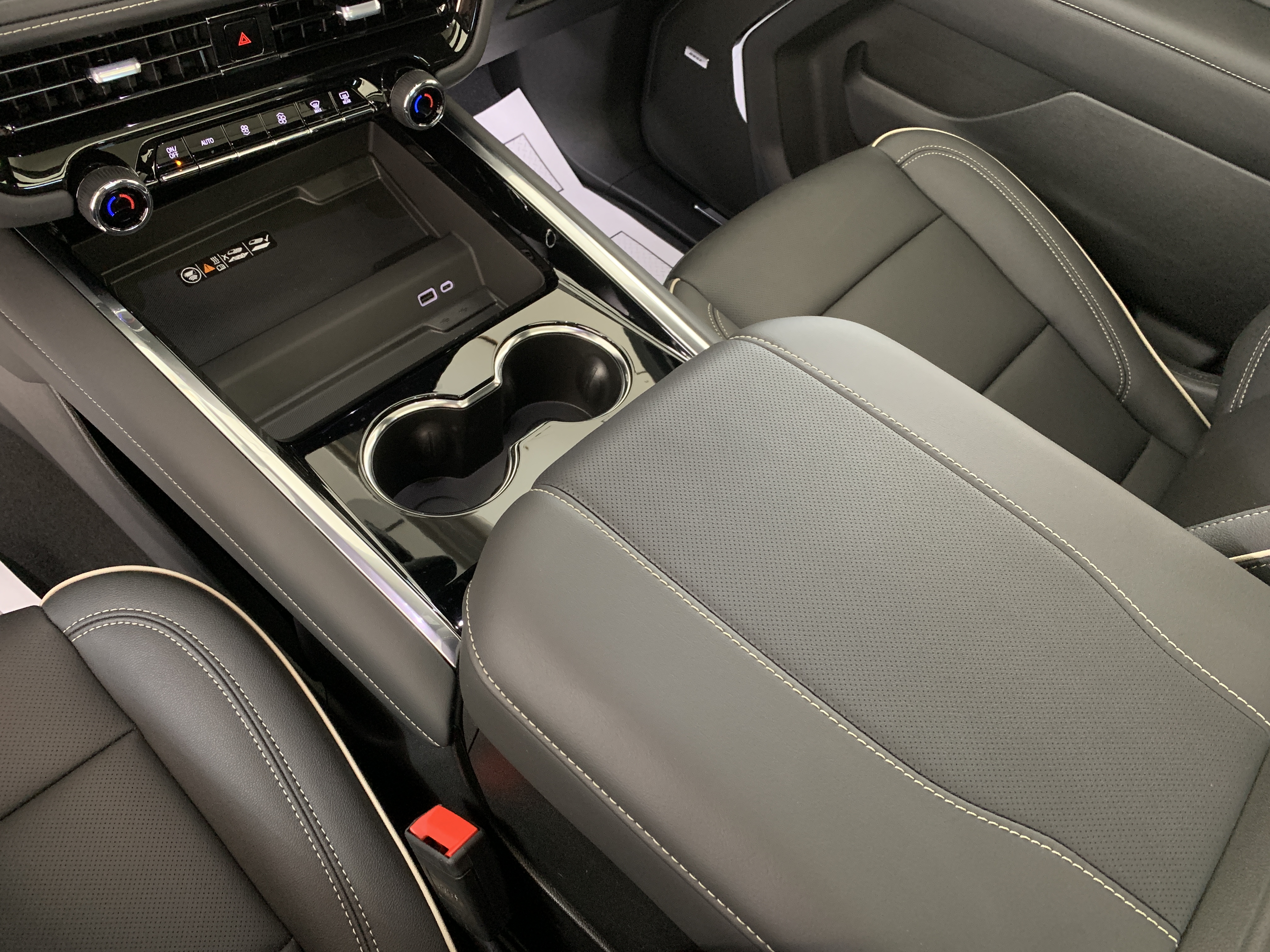 2026 Chevrolet Tahoe Premier - Photo 32