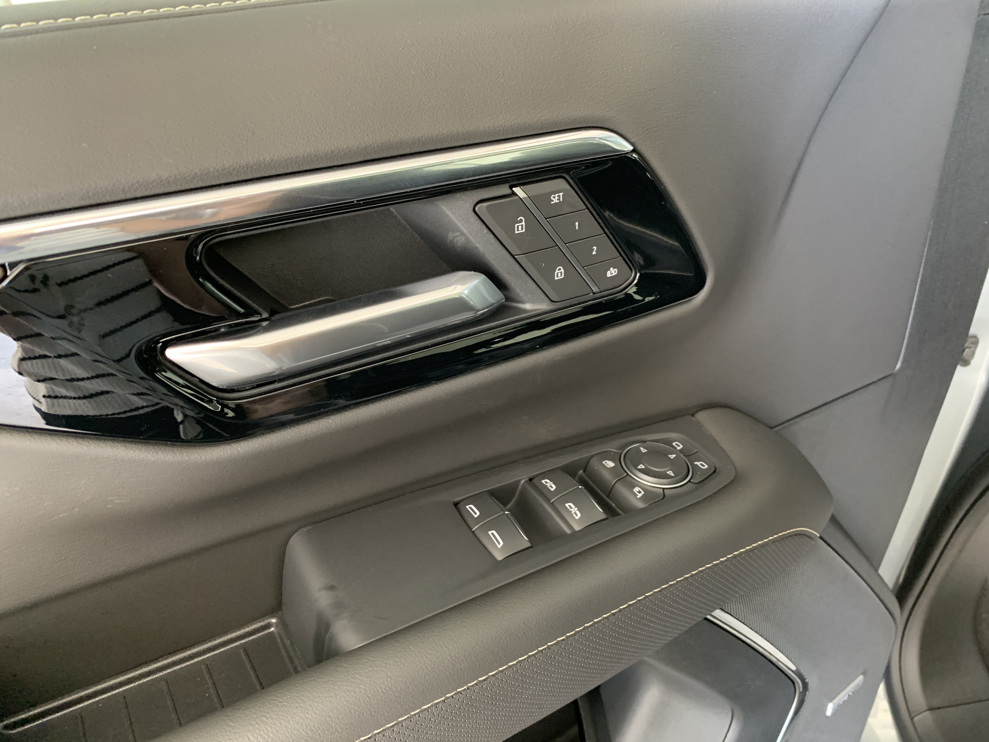 2026 Chevrolet Tahoe Premier - Photo 18