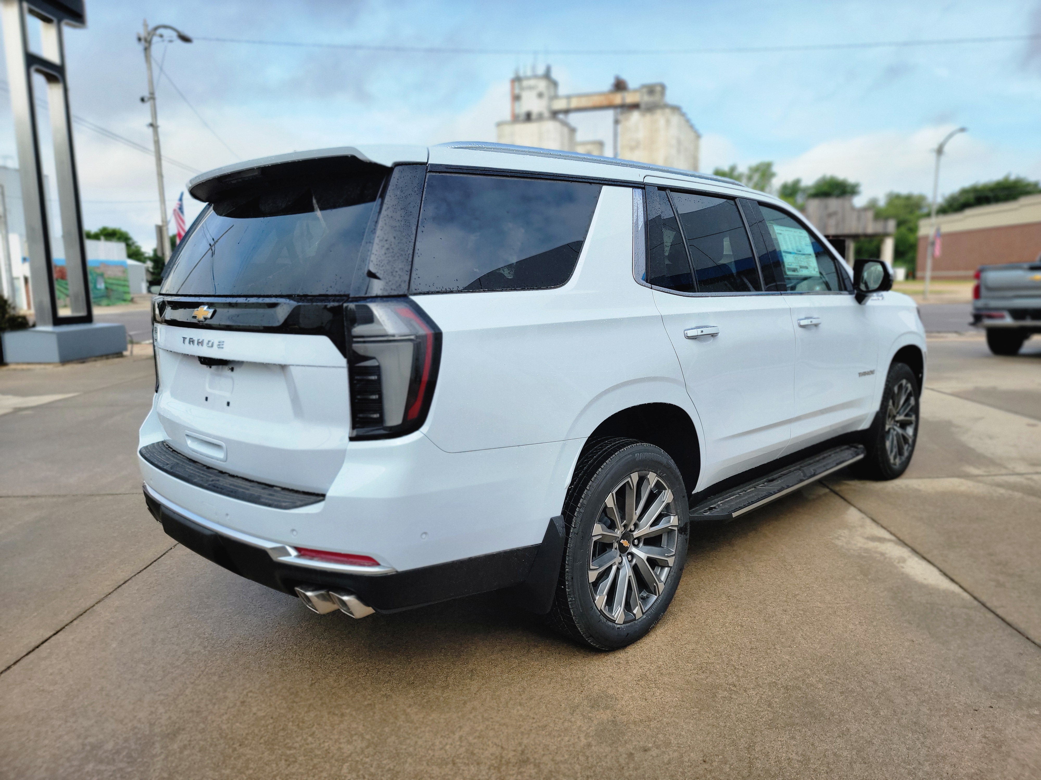 New 2026 Polar White Tricoat Chevrolet High Country image 4