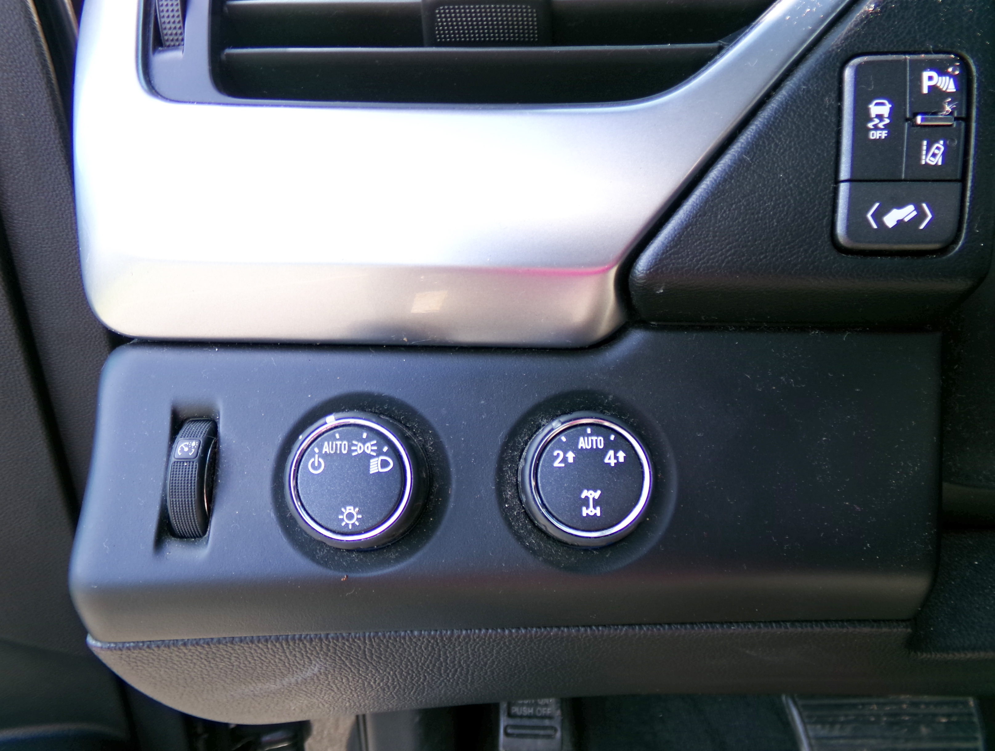 2015 Chevrolet Tahoe LT - Photo 10
