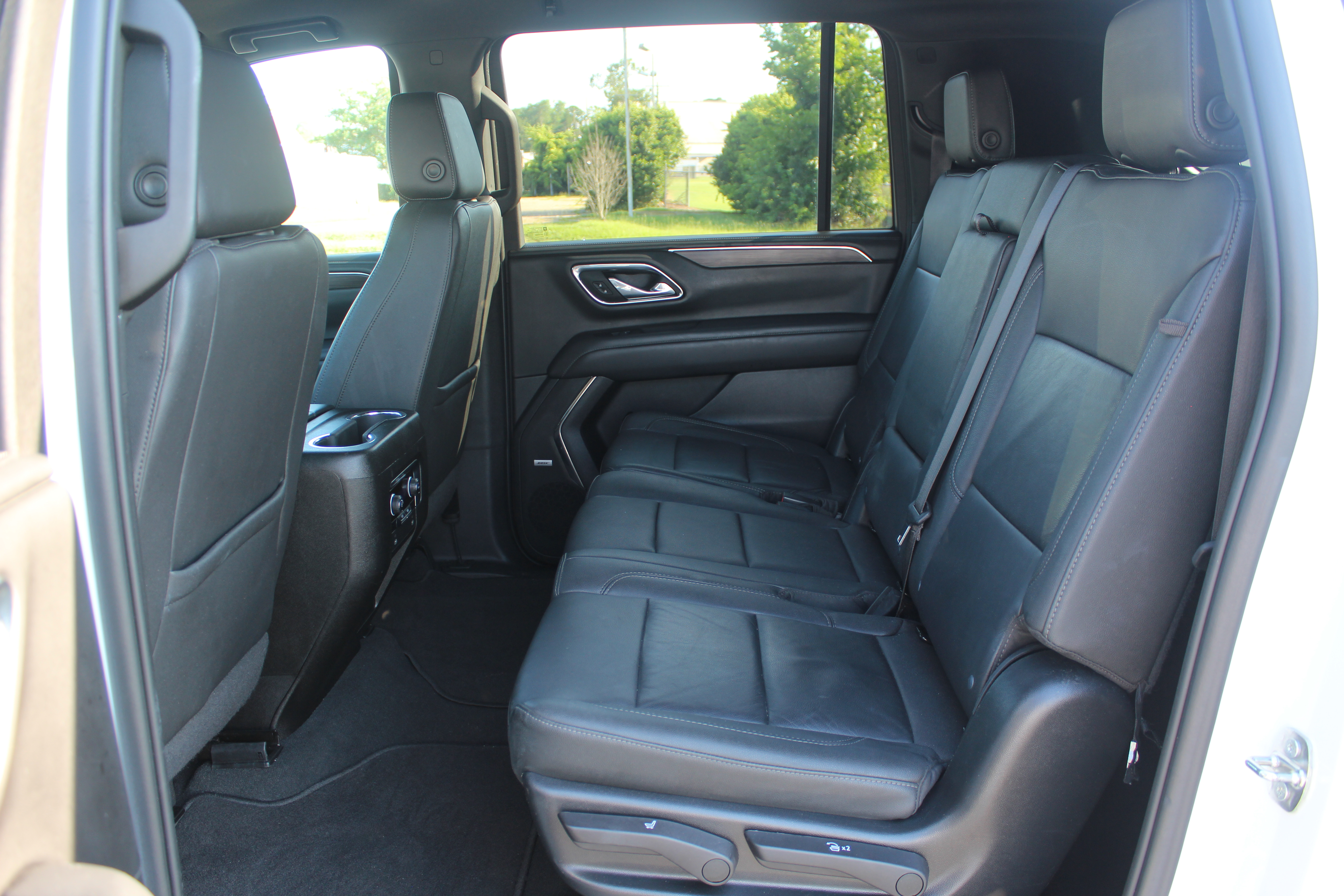 2023 Chevrolet Suburban LT - Photo 13