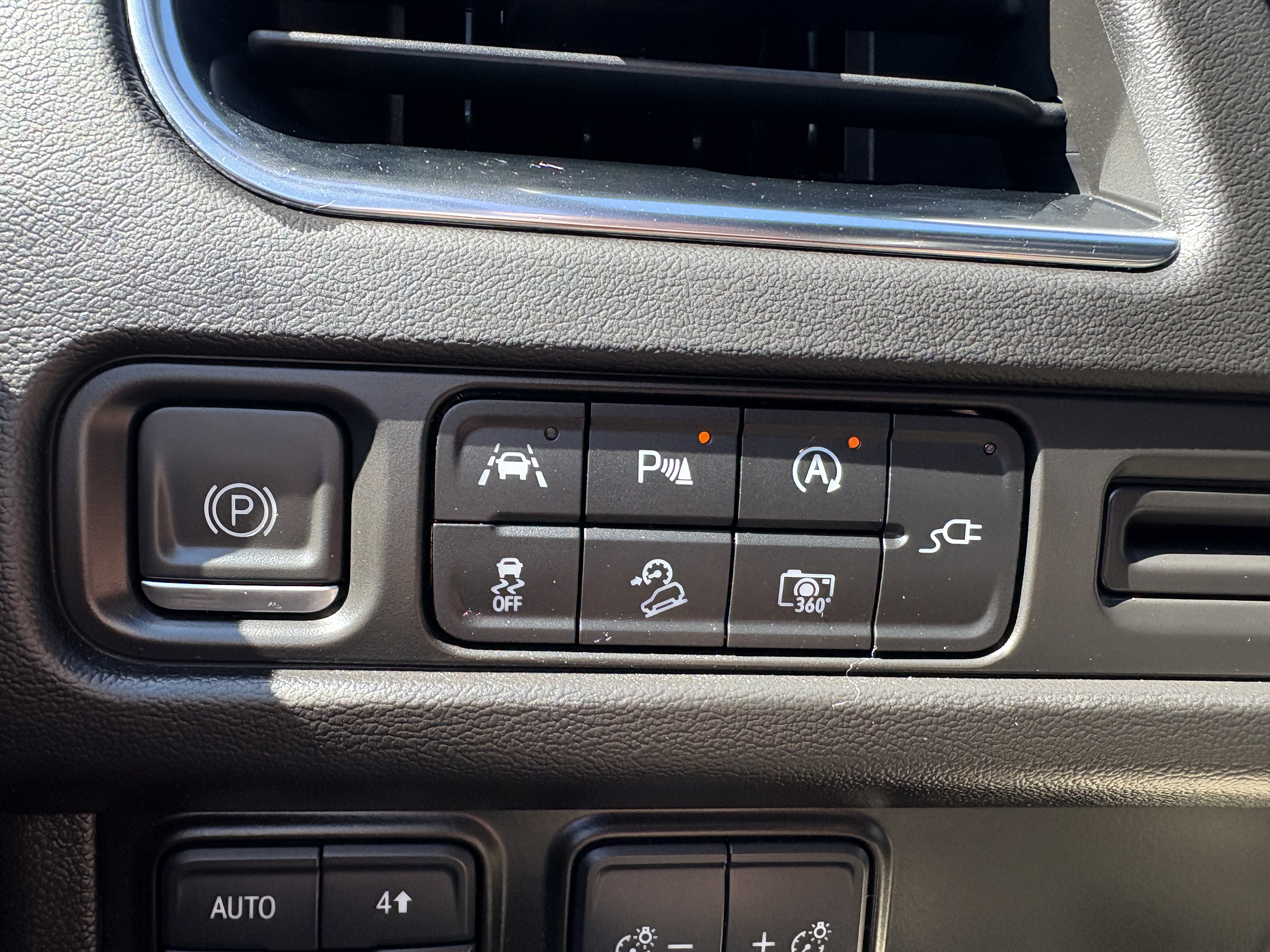 2022 Chevrolet Suburban Z71 - Photo 24