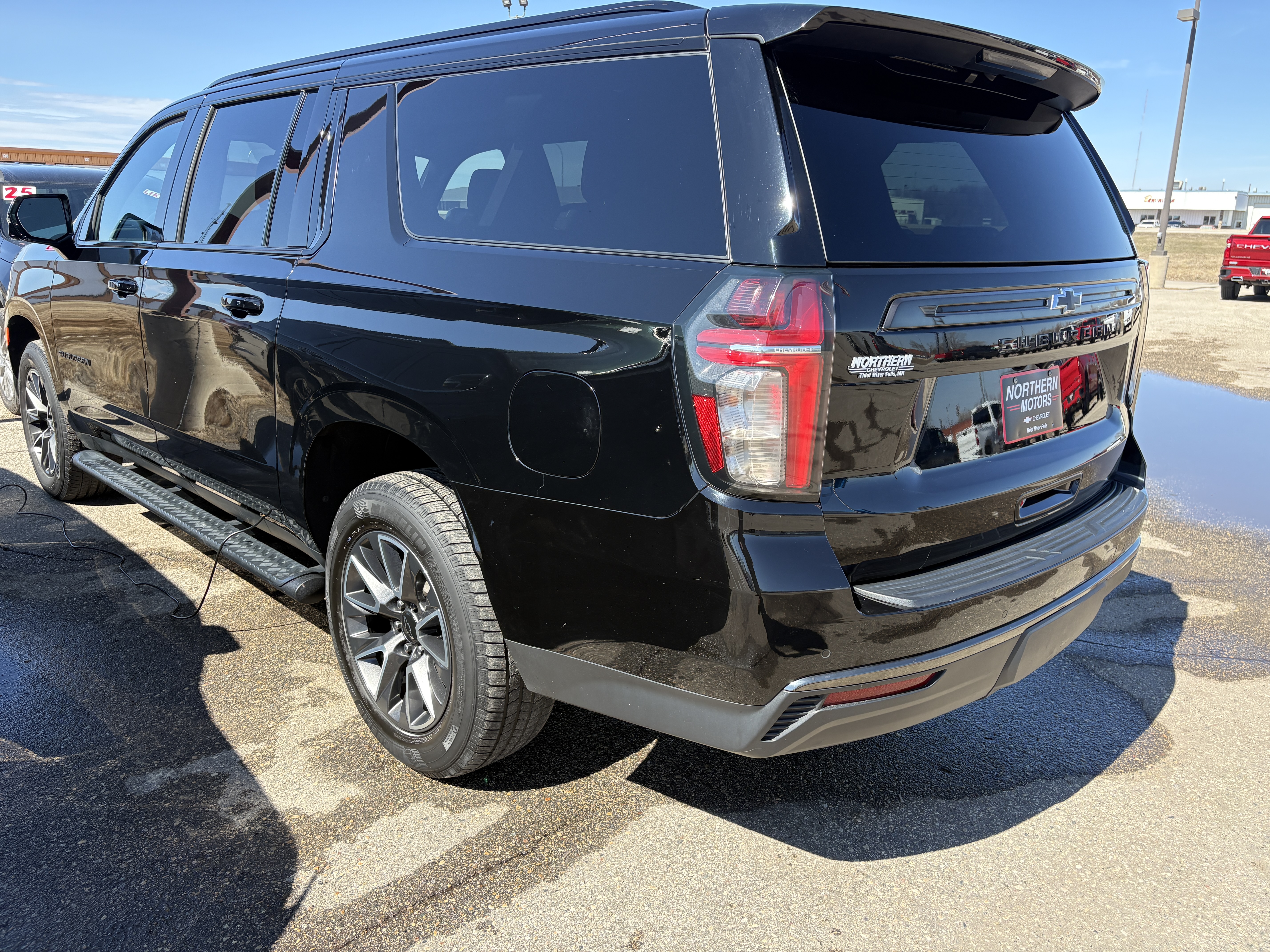 2022 Chevrolet Suburban Z71 - Photo 4