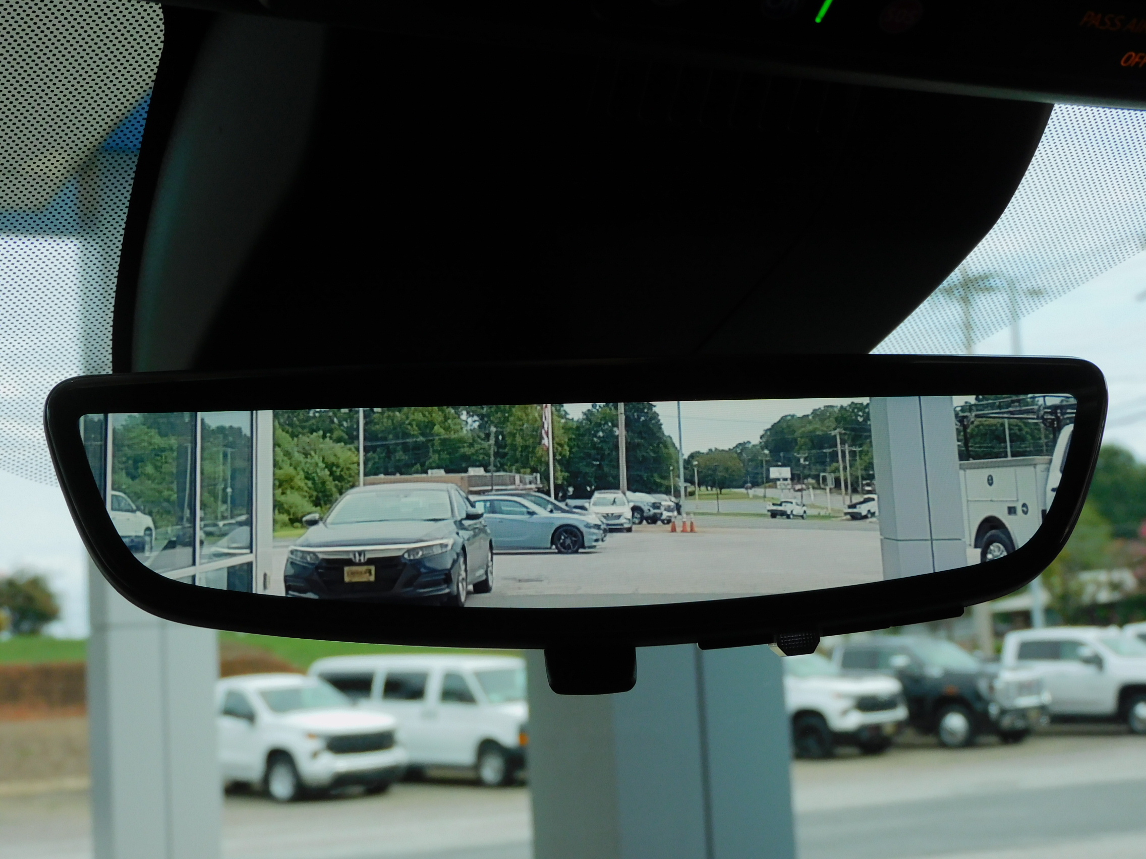 2024 Chevrolet Suburban Premier photo 28