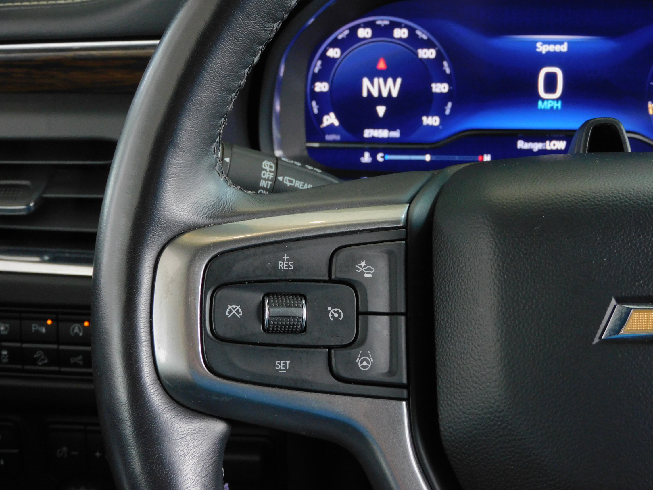 2024 Chevrolet Suburban Premier photo 26