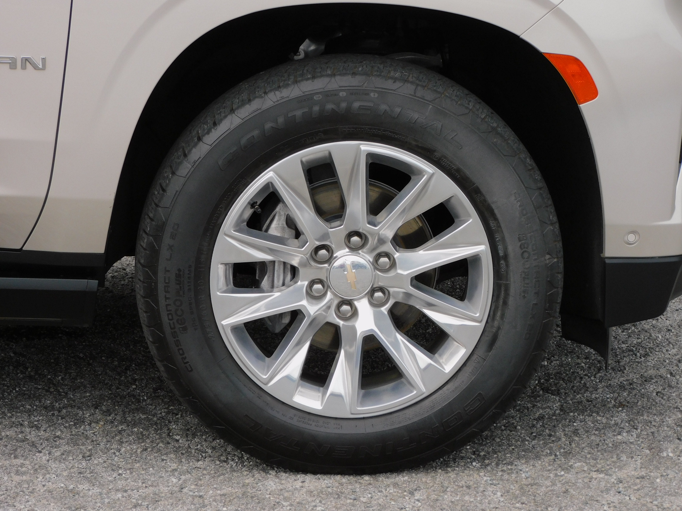 2024 Chevrolet Suburban Premier photo 6