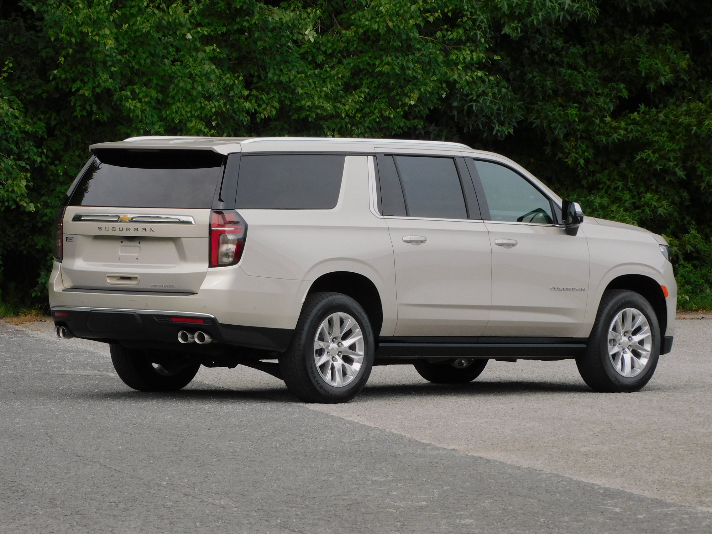 2024 Chevrolet Suburban Premier photo 5