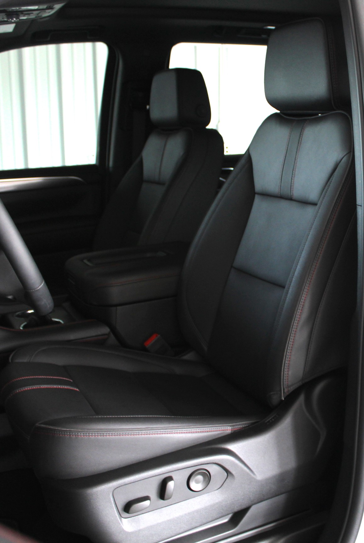 2024 Chevrolet Tahoe RST photo 3
