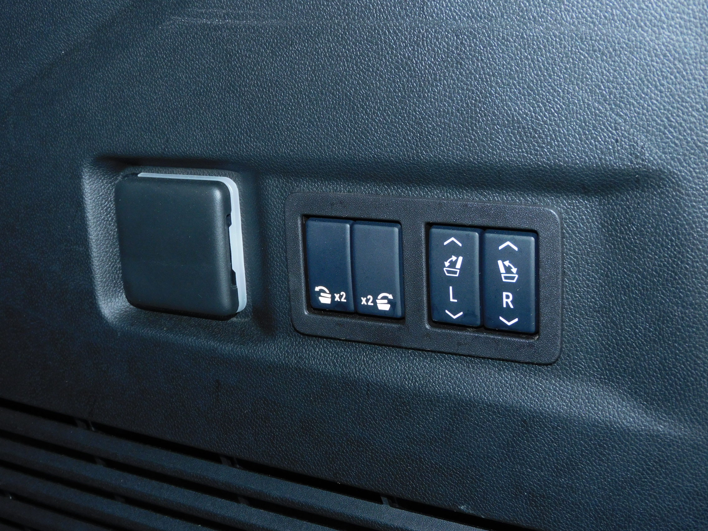 2024 Chevrolet Tahoe Premier photo 21