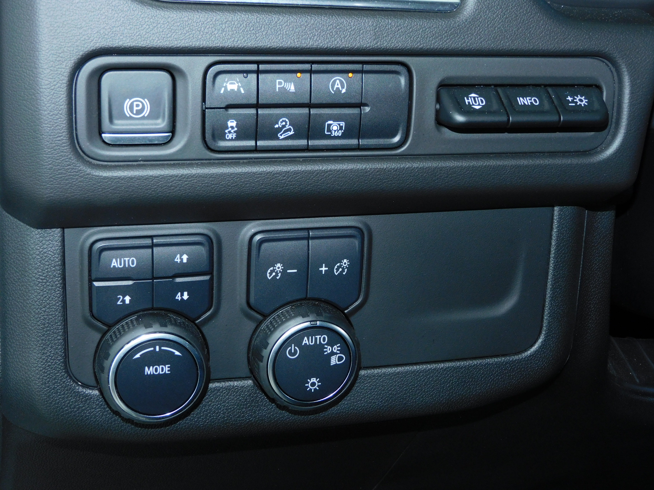 2024 Chevrolet Tahoe Premier photo 26