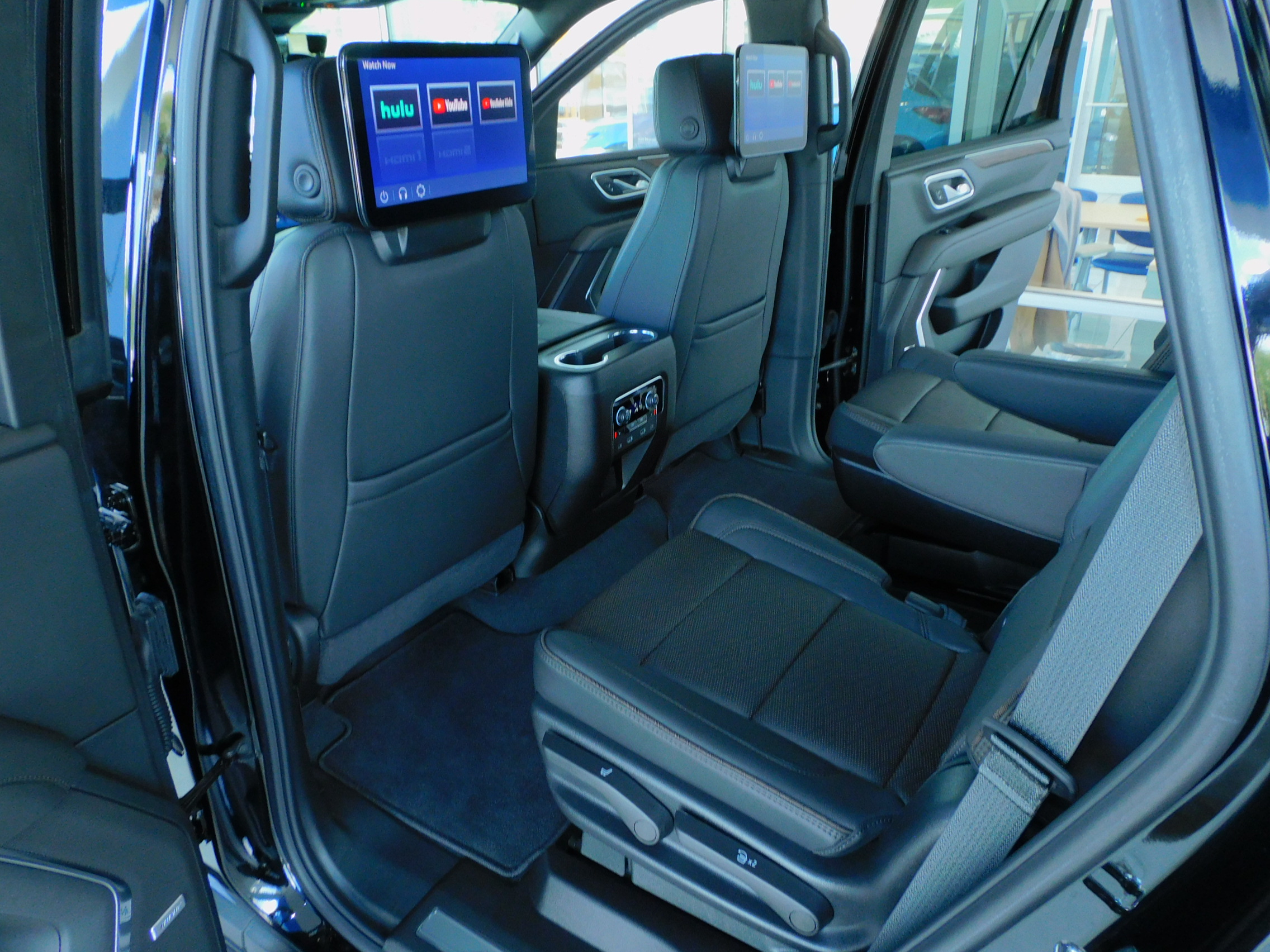 2024 Chevrolet Tahoe High Country photo 18