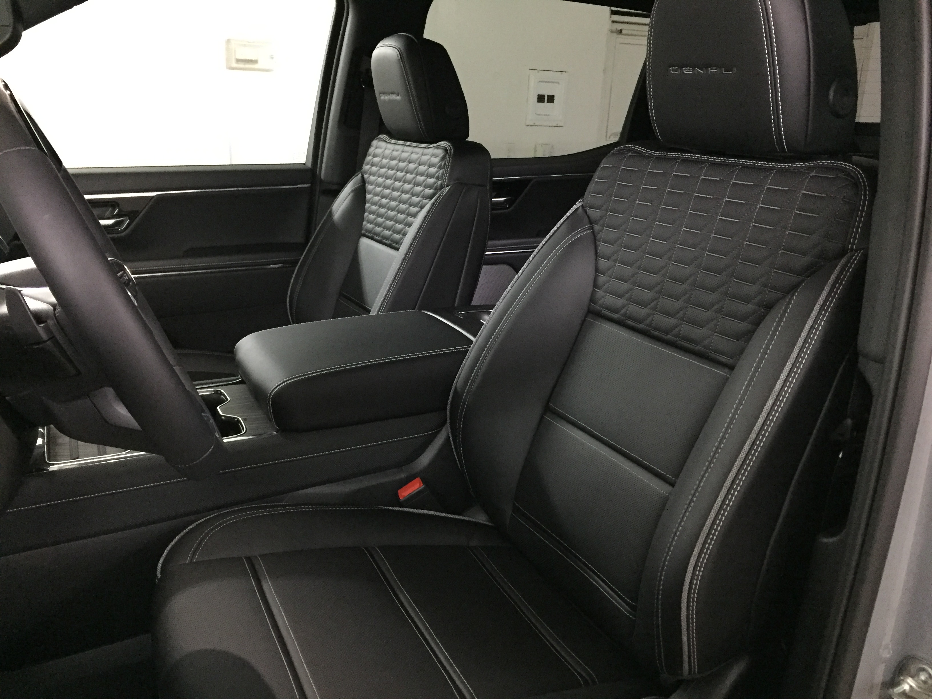 2025 Gmc Sierra EV Denali photo 7