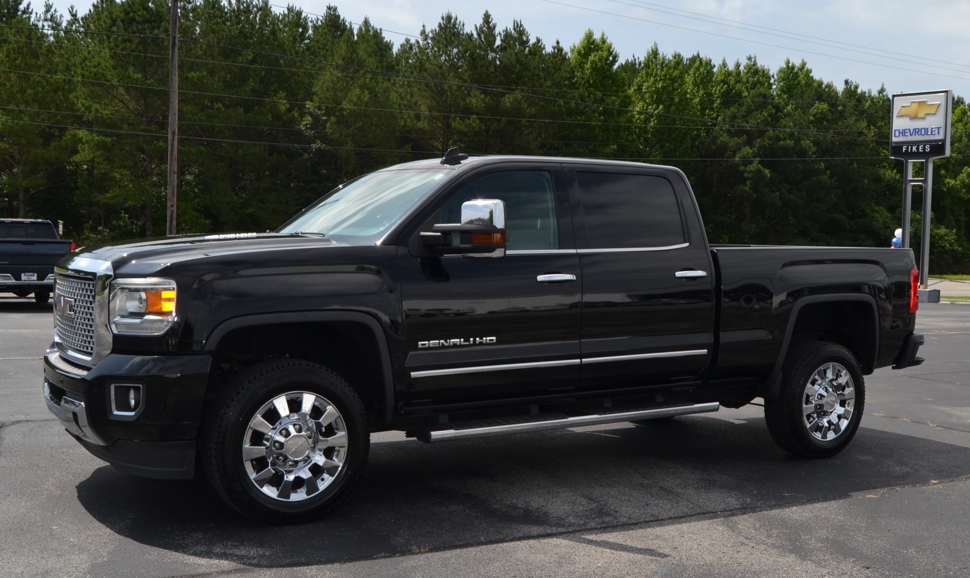 Pre-Owned 2015 GMC Sierra 2500 HD Denali 4WD Crew Cab