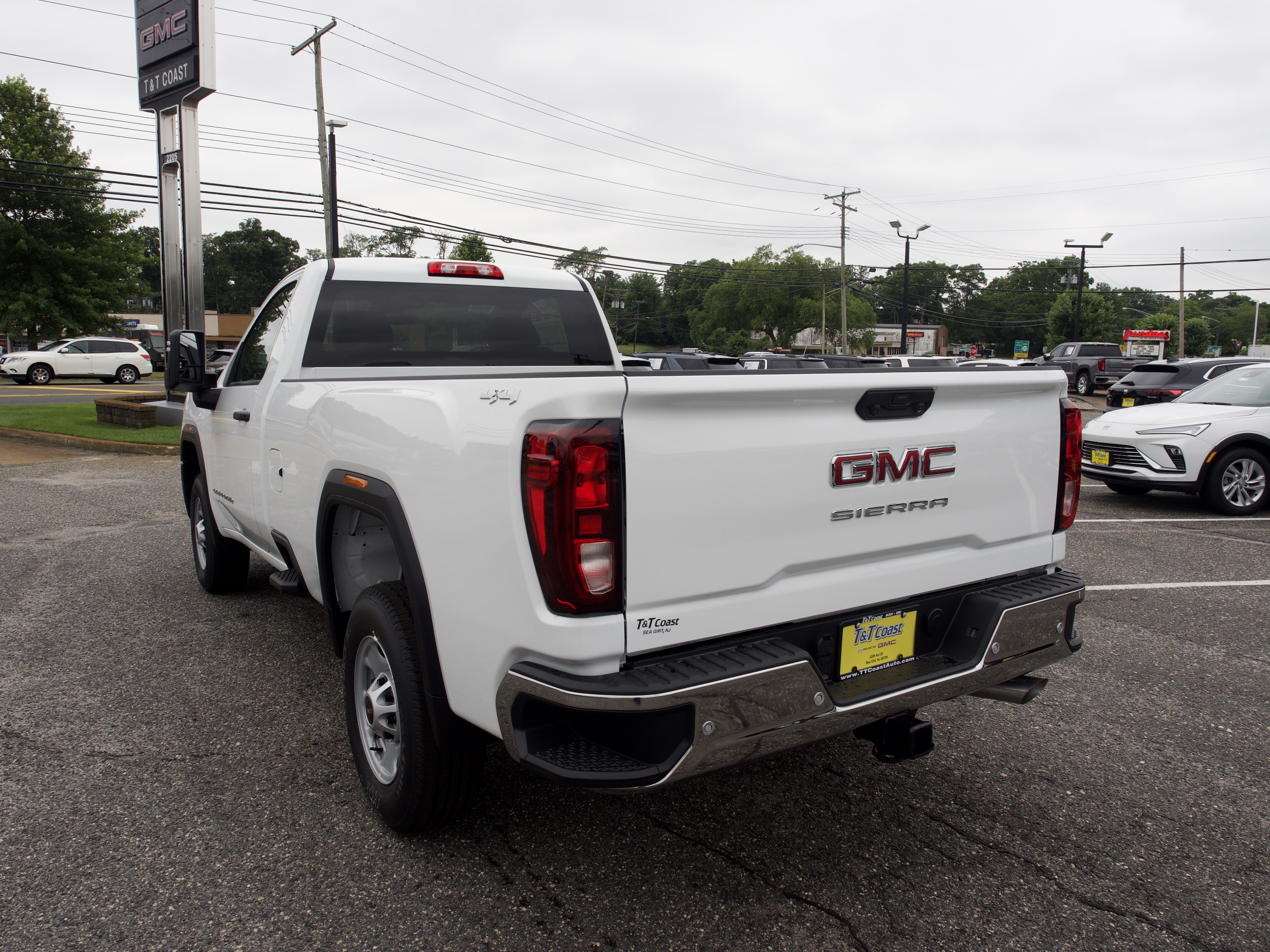 New 2026 Summit White GMC Pro image 9