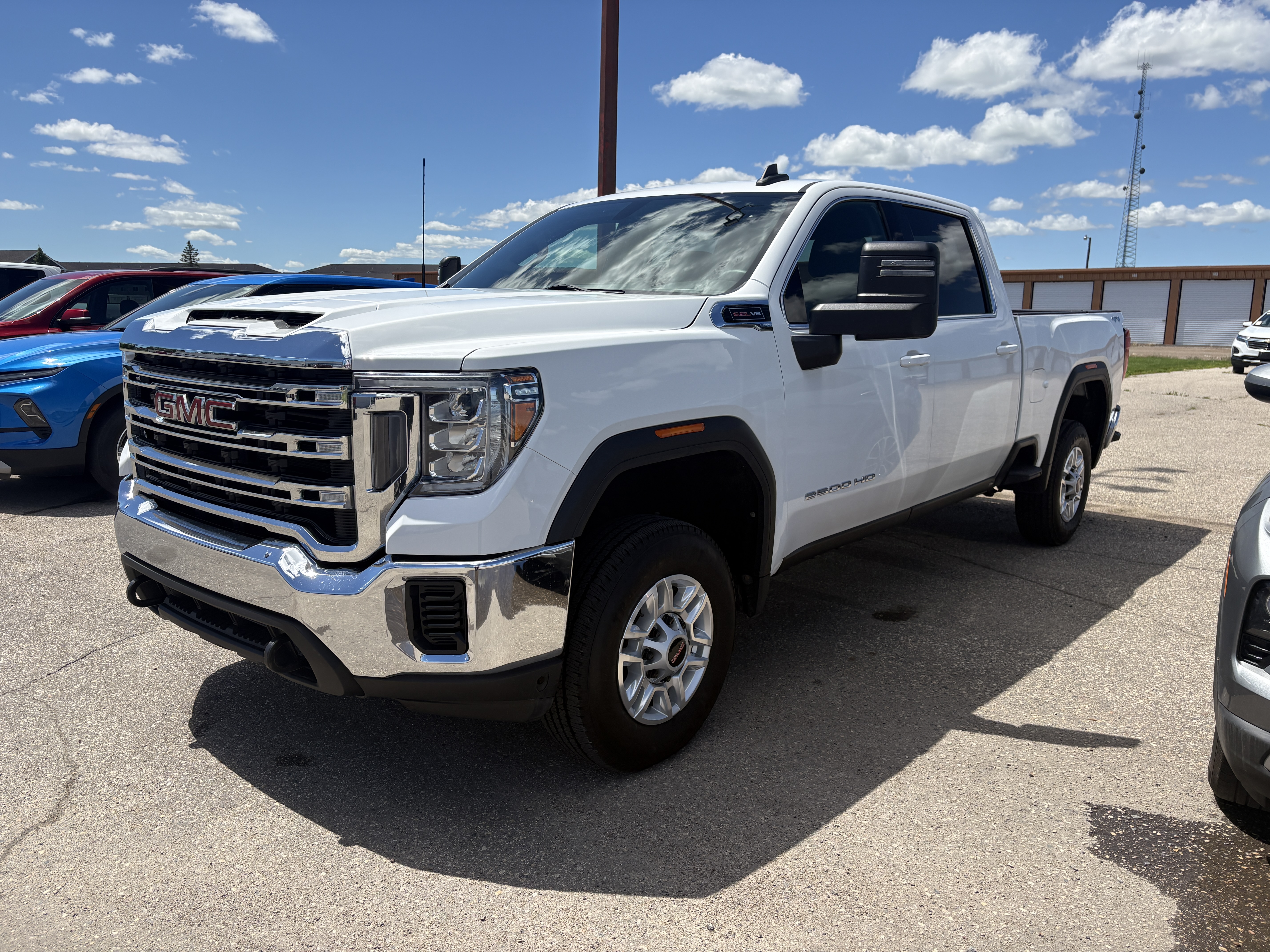 Used 2022 GMC Sierra 2500HD SLE with VIN 1GT49ME76NF333148 for sale in Thief River Falls, Minnesota