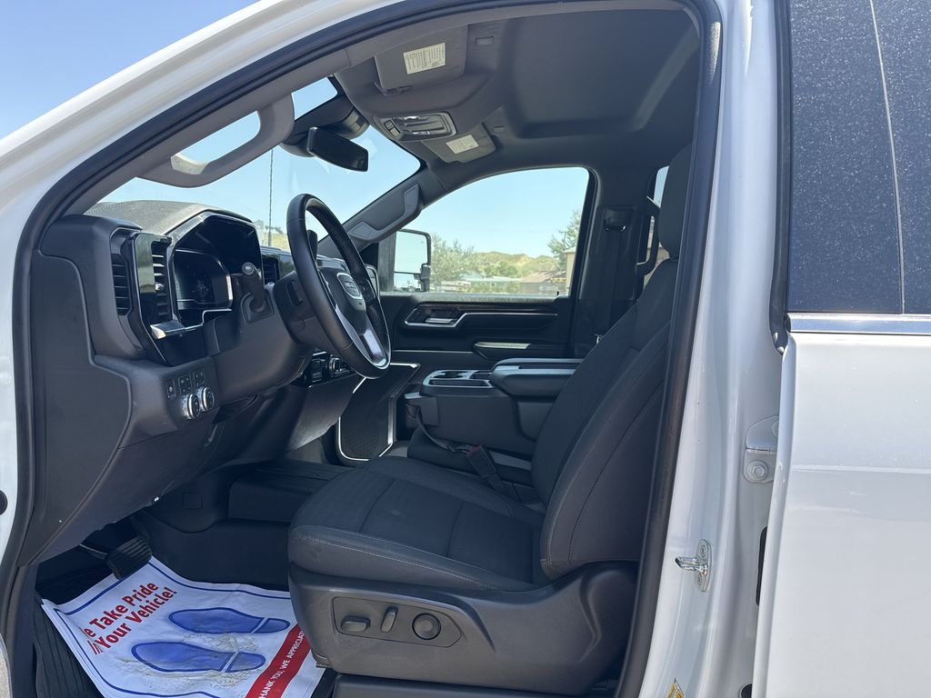 2024 Gmc Sierra 3500 HD SLE photo 4