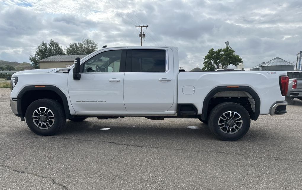 2024 Gmc Sierra 3500 HD SLE photo 4