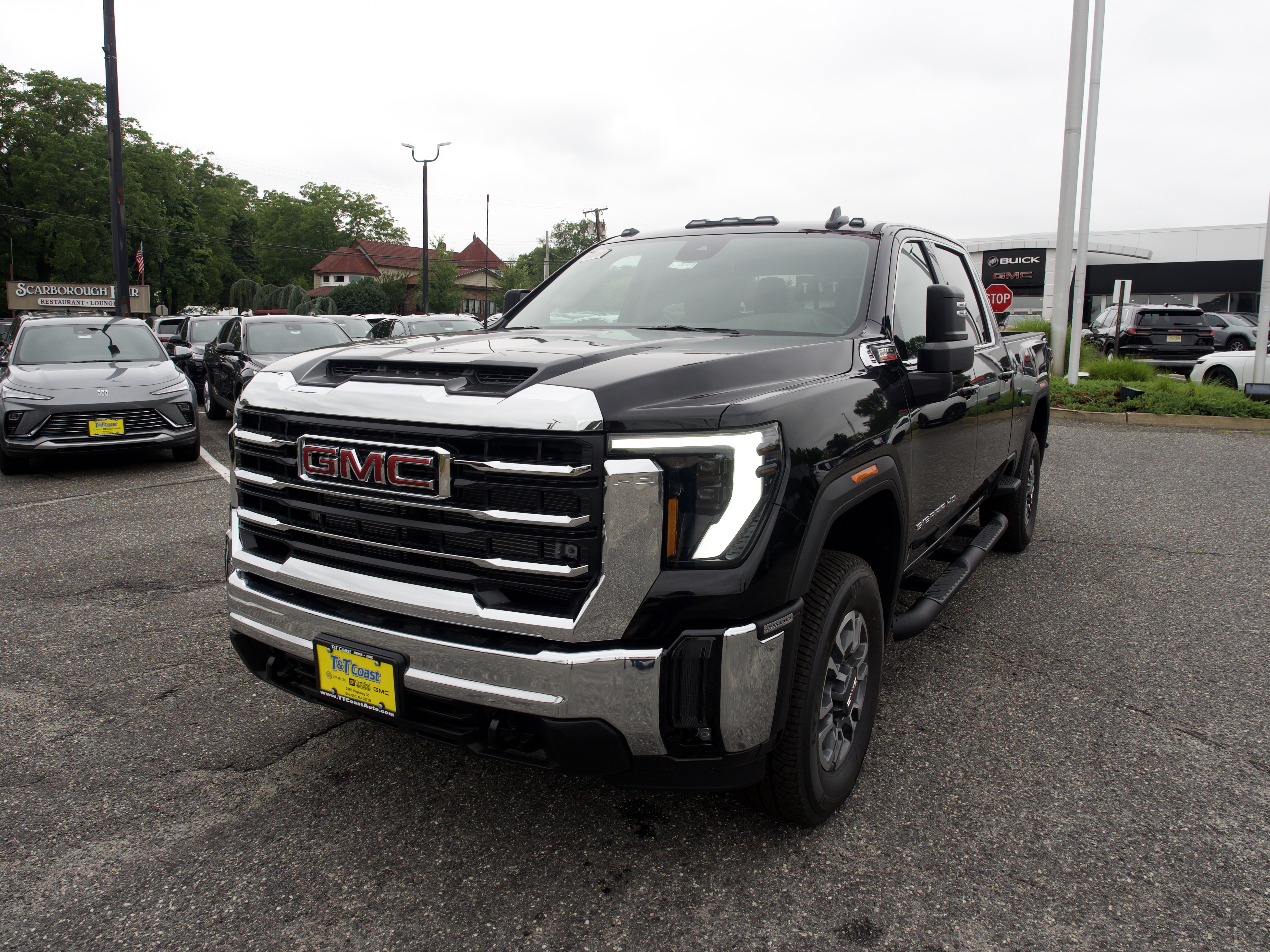 New 2026 Onyx Black GMC SLE image 3
