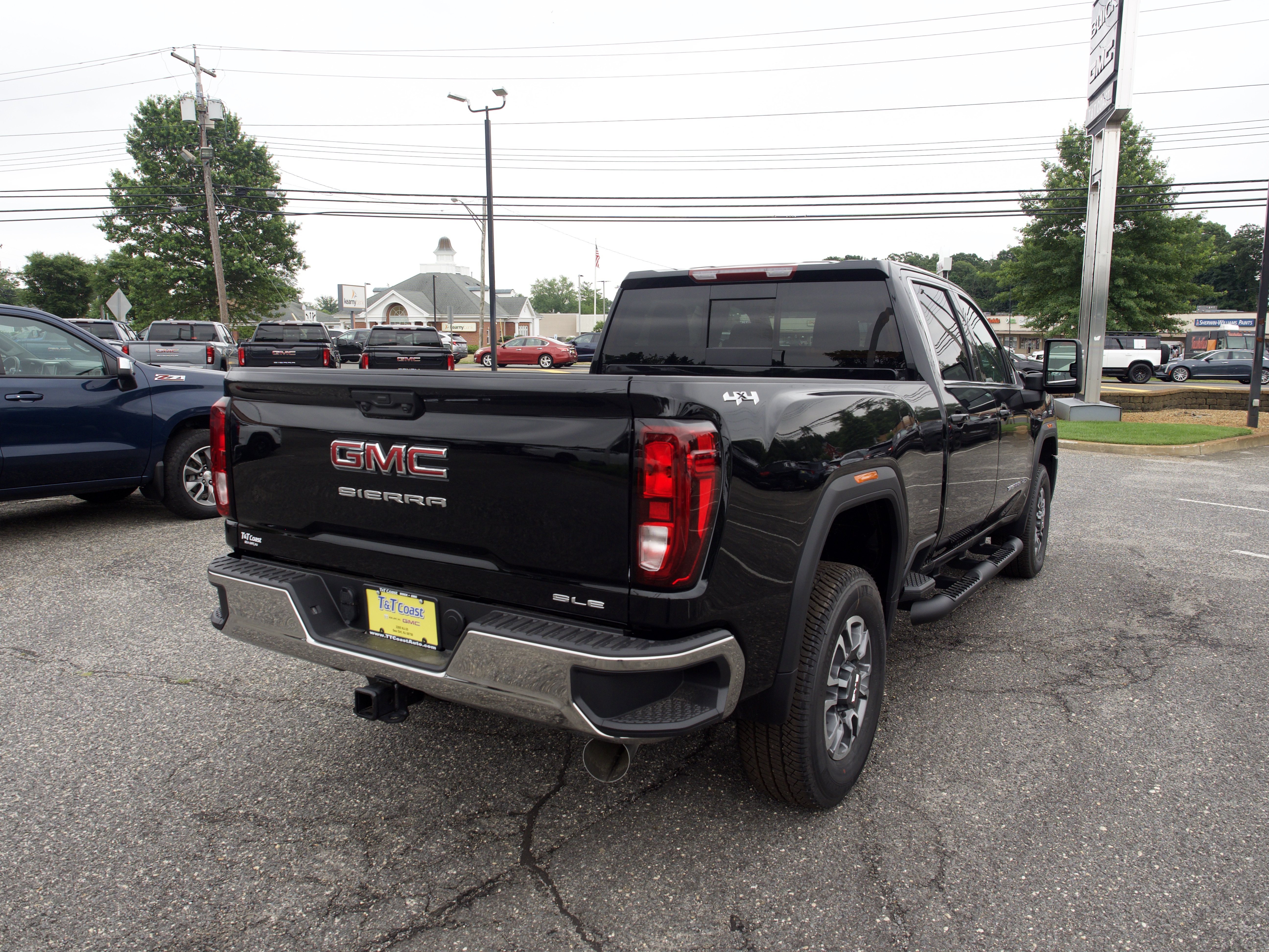 New 2026 Onyx Black GMC SLE image 7