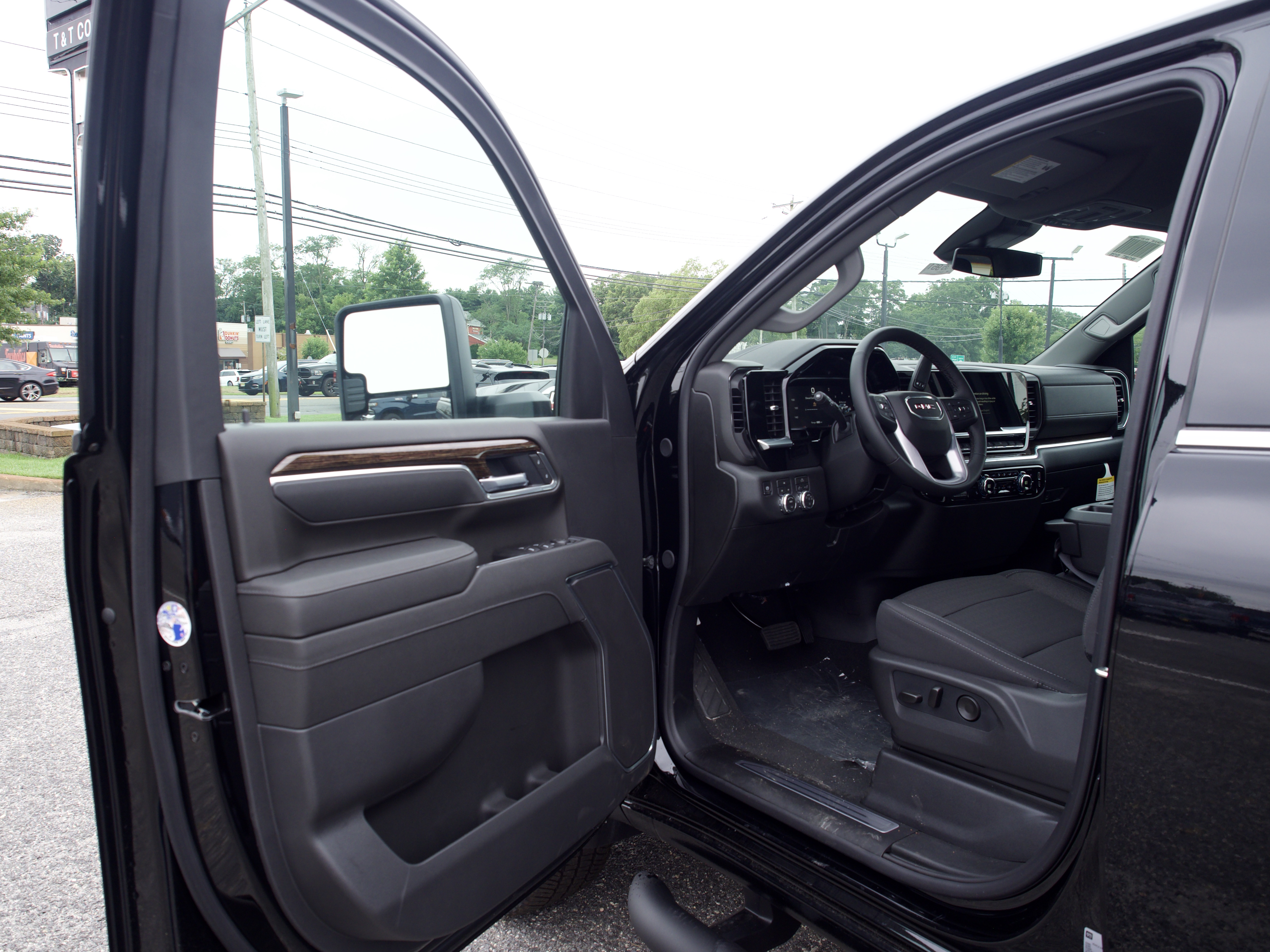 New 2026 Onyx Black GMC SLE image 10