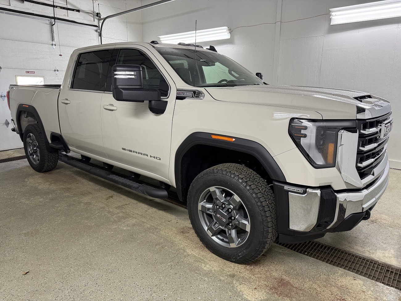 2026 GMC Sierra 3500HD SLE's photo