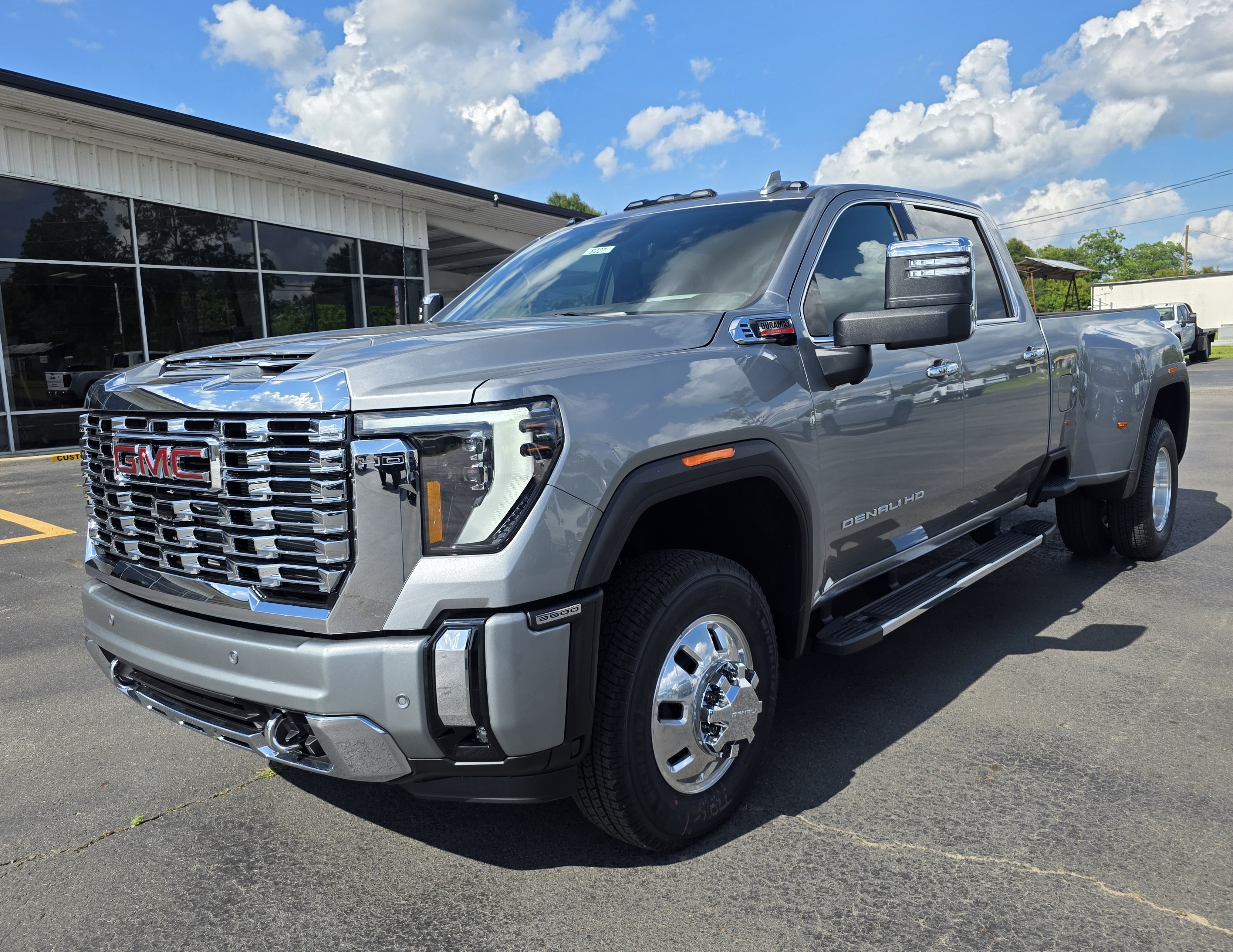 2026 GMC Sierra 4WD Crew Cab Long Box DRW Denali's photo