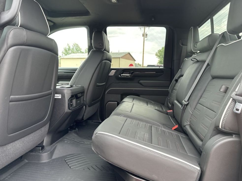 2025 Gmc Sierra 2500 HD AT4X photo 11