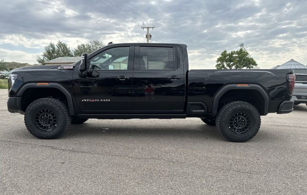 2025 Gmc Sierra 2500 HD AT4X photo 3