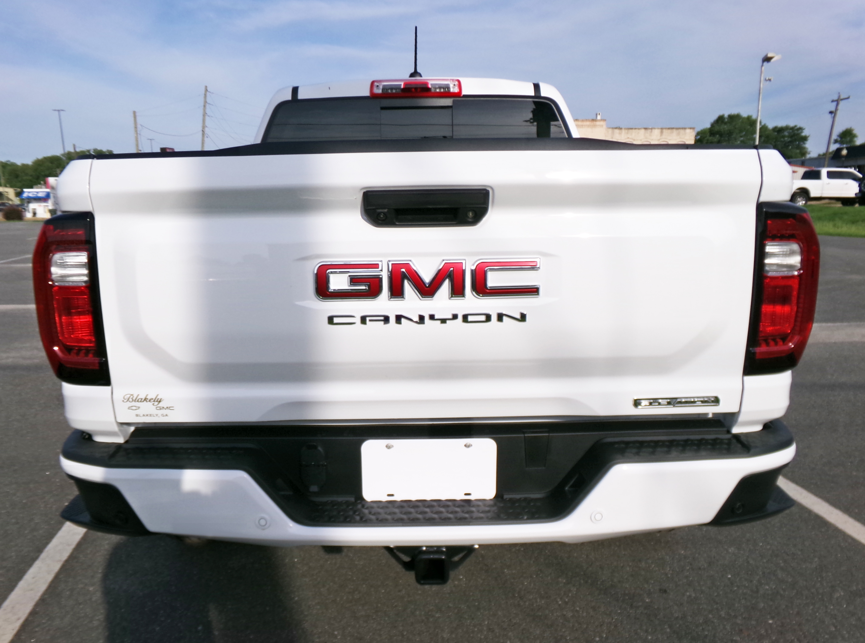 New 2026 Summit White GMC Elevation image 4