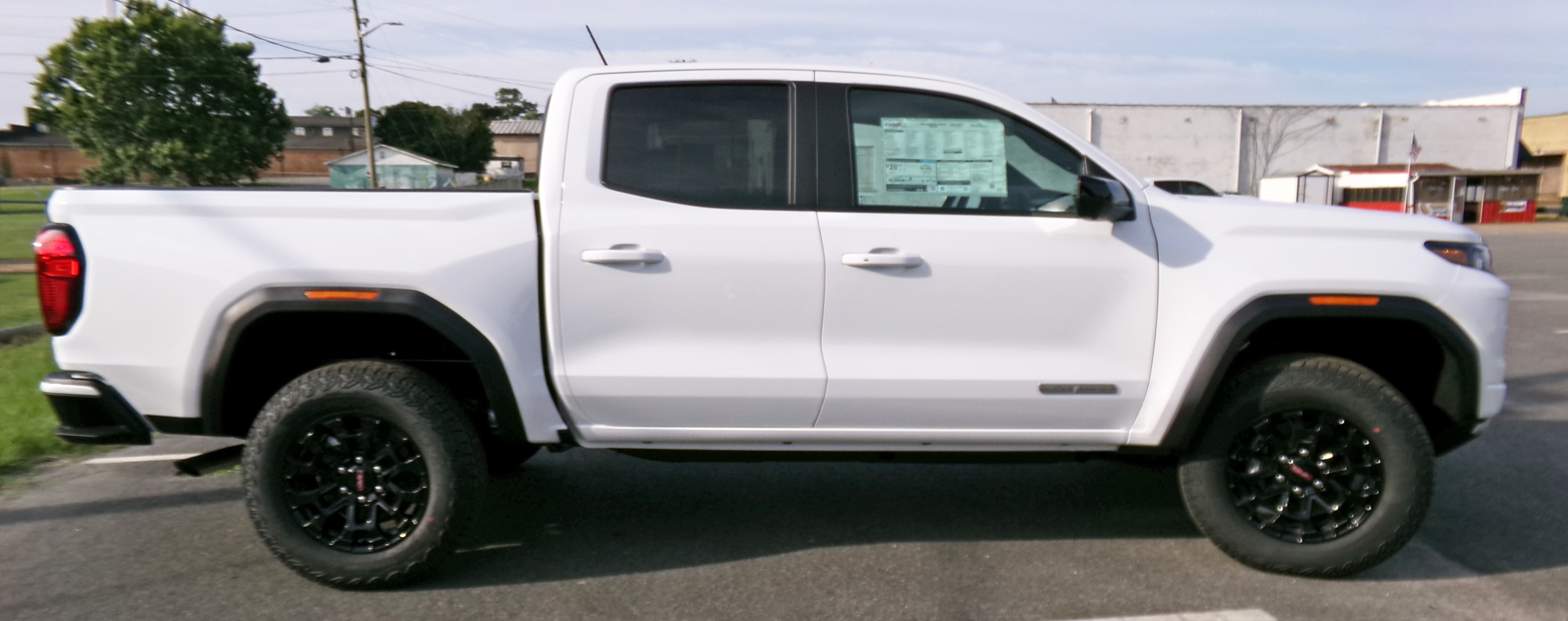 New 2026 Summit White GMC Elevation image 5