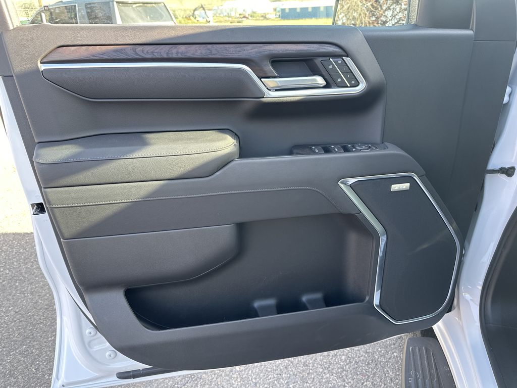 2026 Gmc Sierra 1500 SLT photo 6
