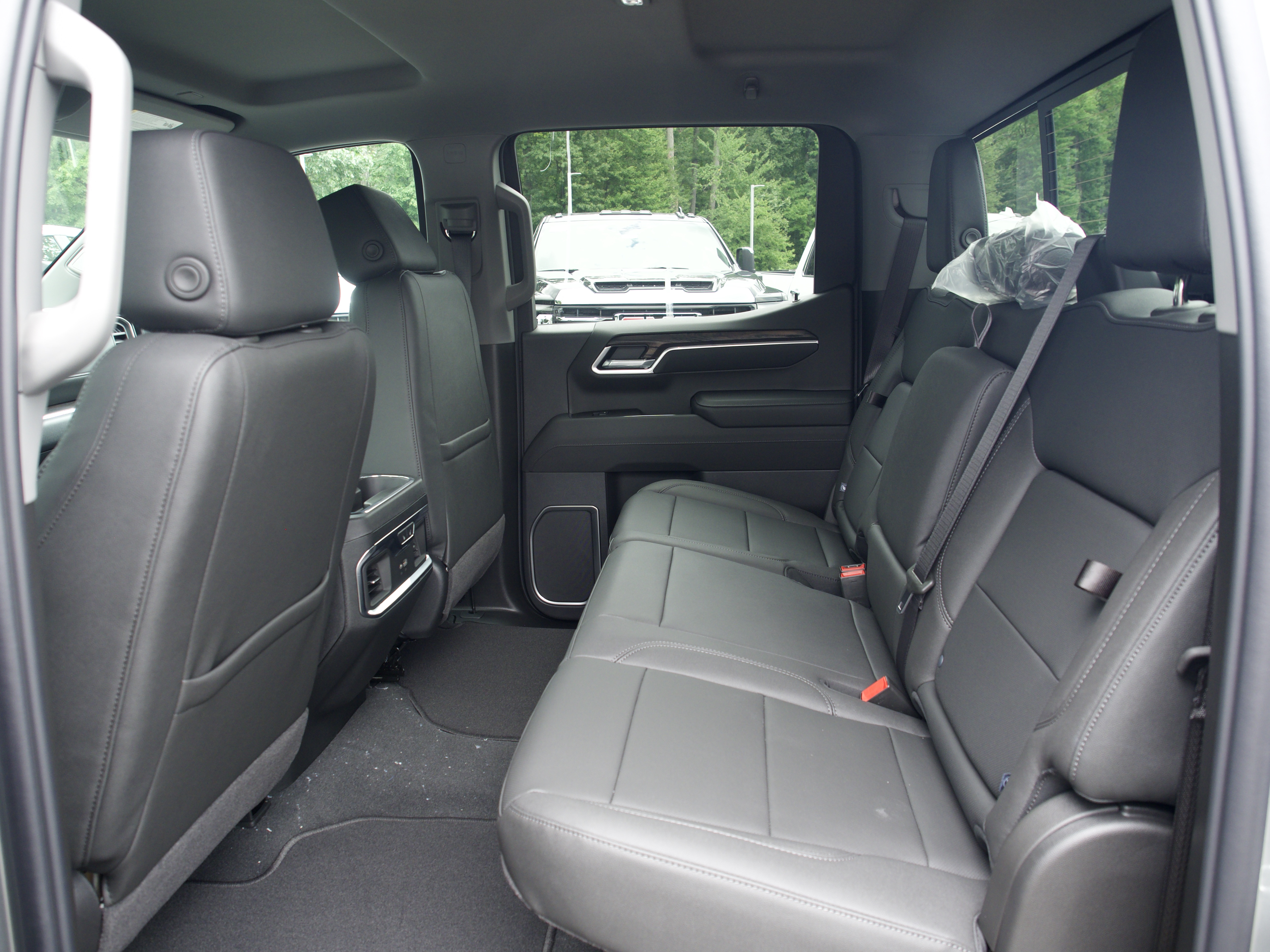 2026 GMC Sierra 1500 SLT - Photo 15