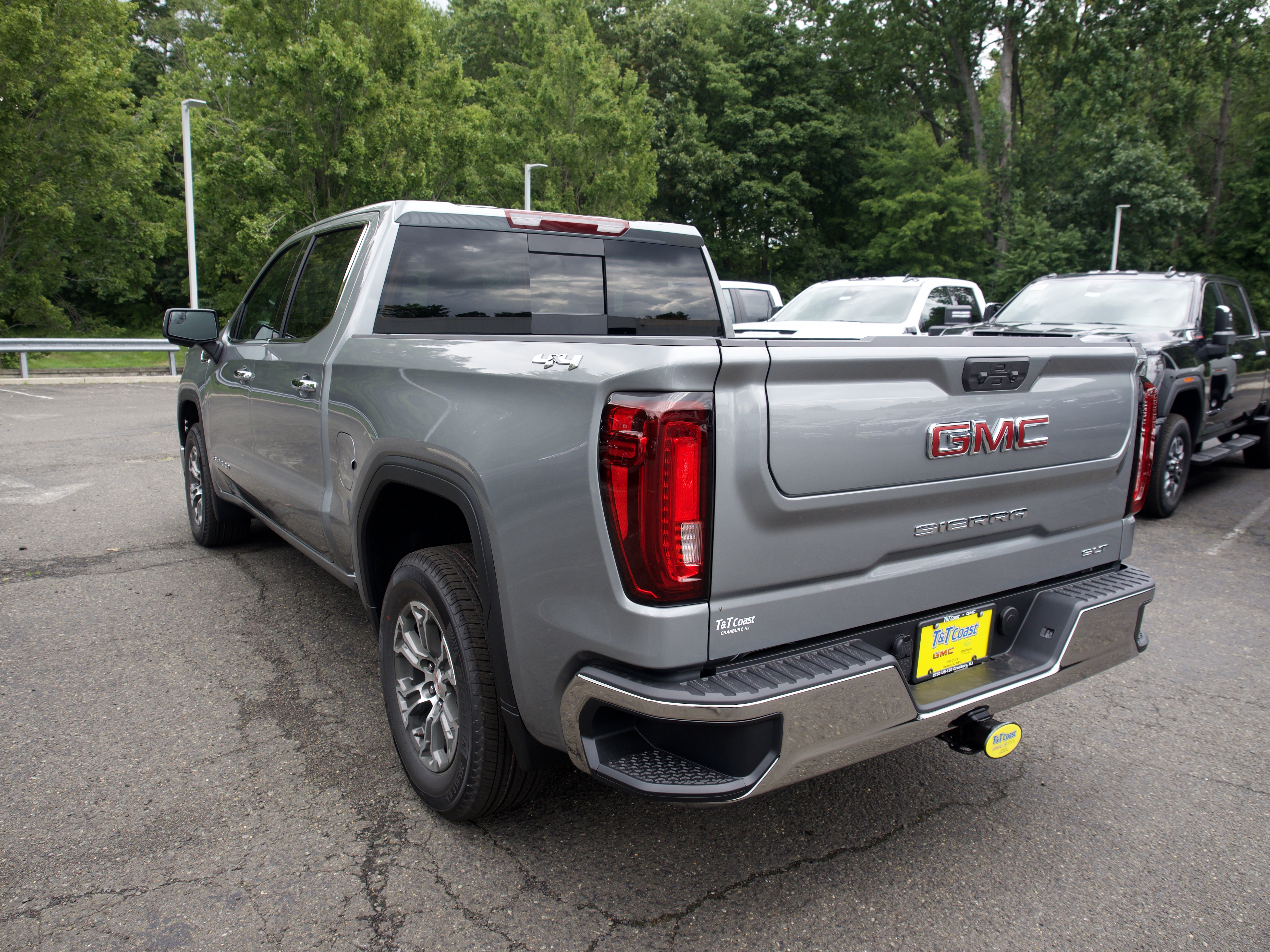 2026 GMC Sierra 1500 SLT - Photo 9