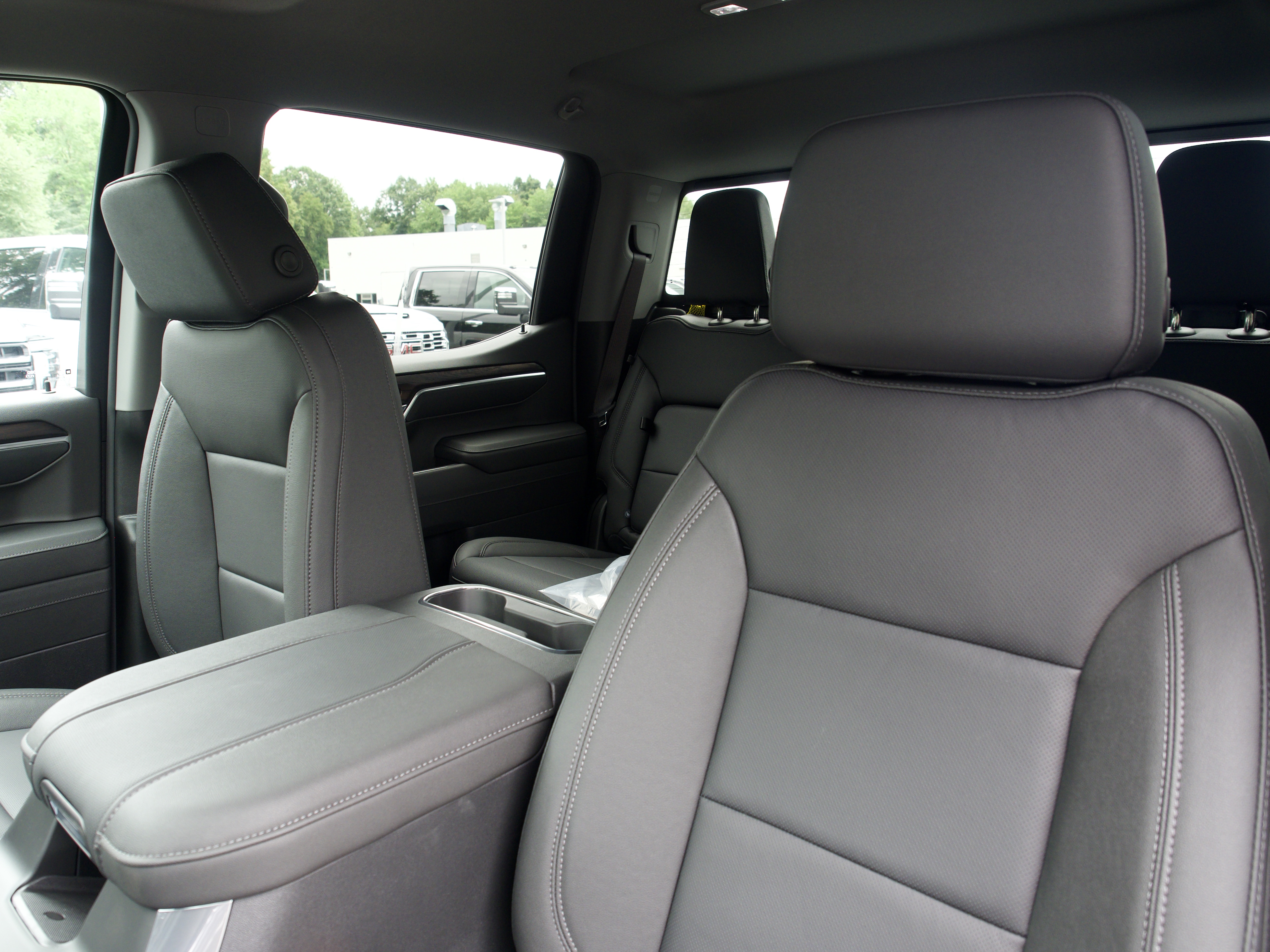 2026 GMC Sierra 1500 SLT - Photo 12