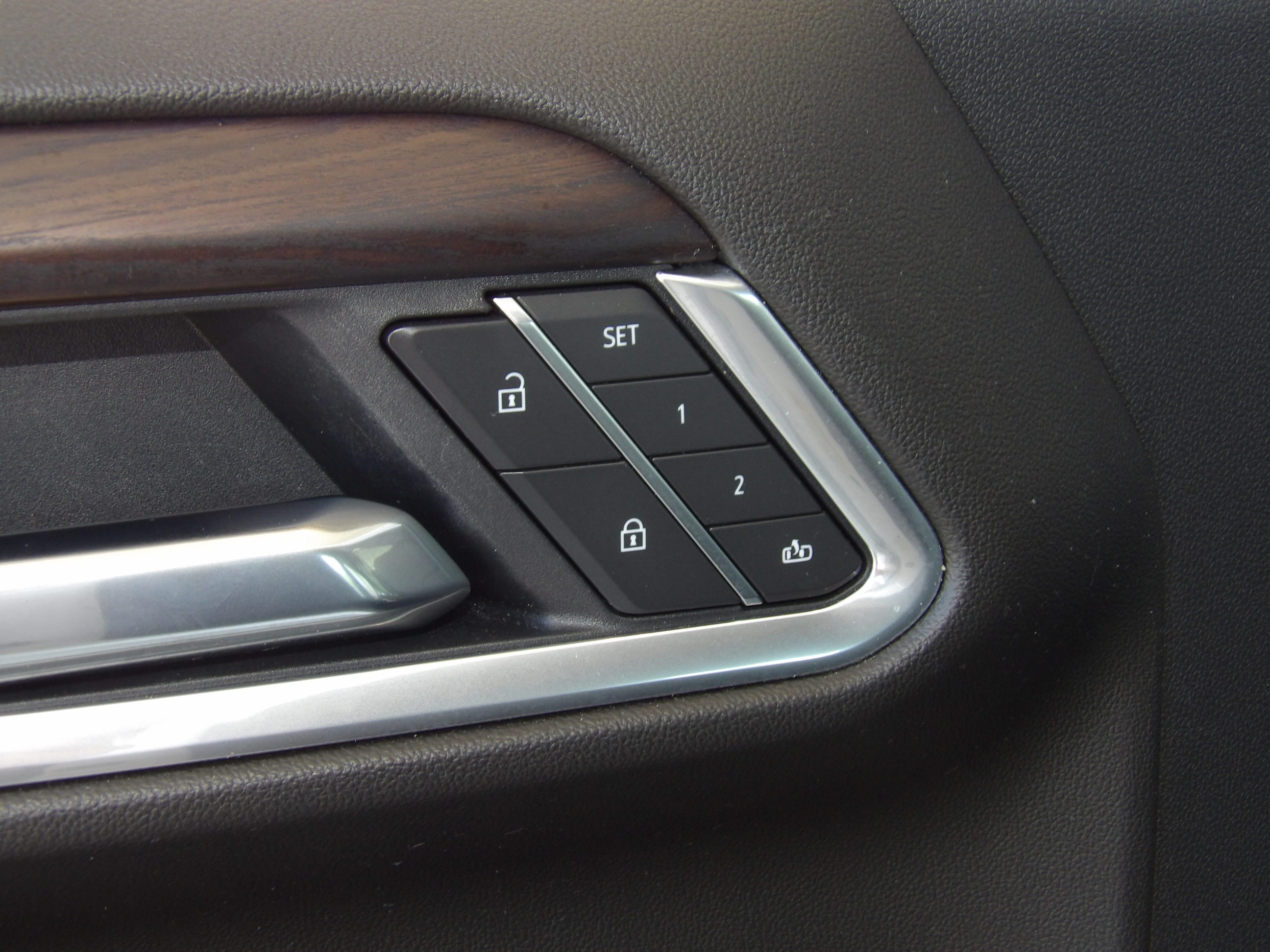 Used 2026 Summit White GMC SLT image 19