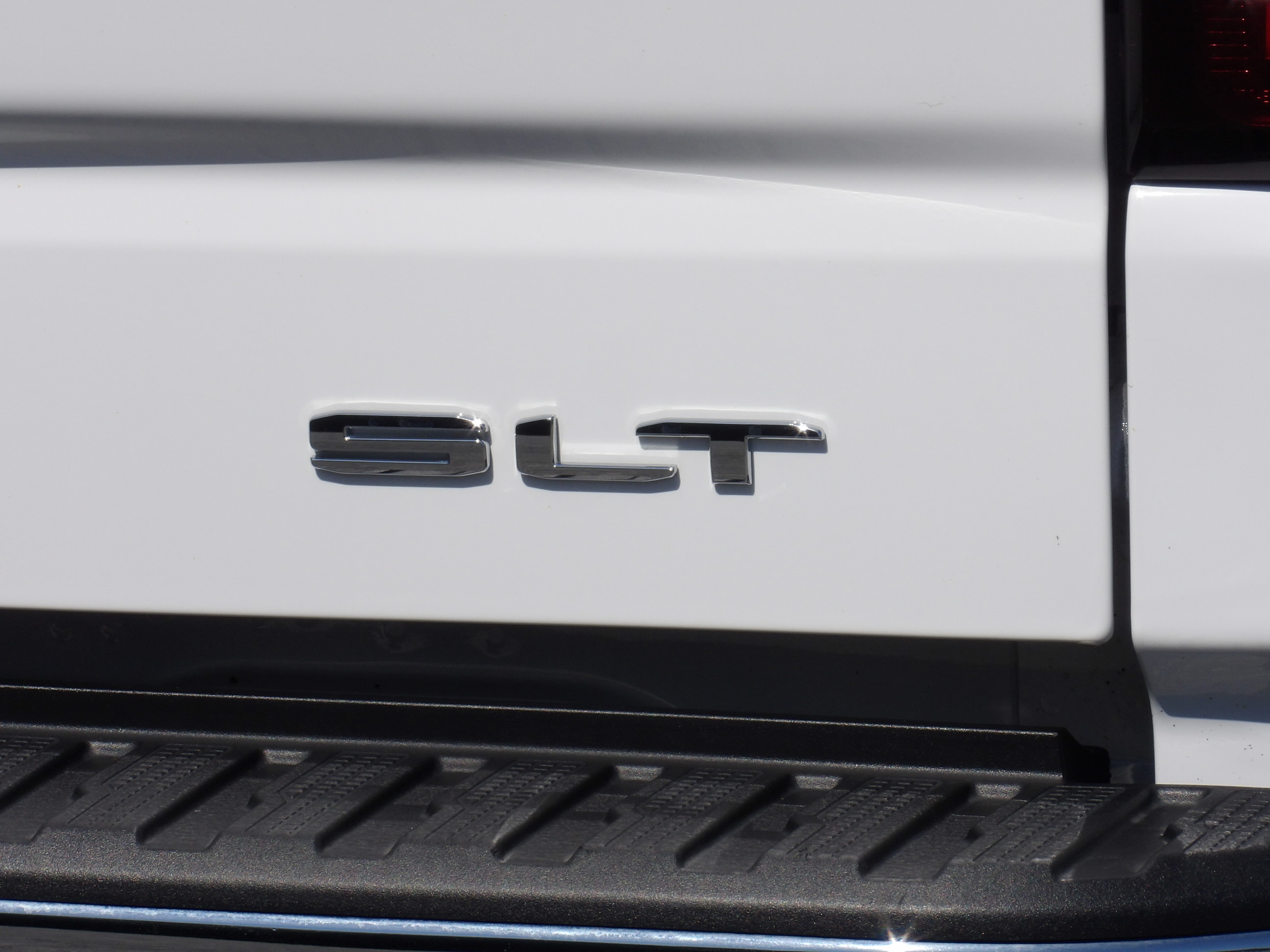 Used 2026 Summit White GMC SLT image 14