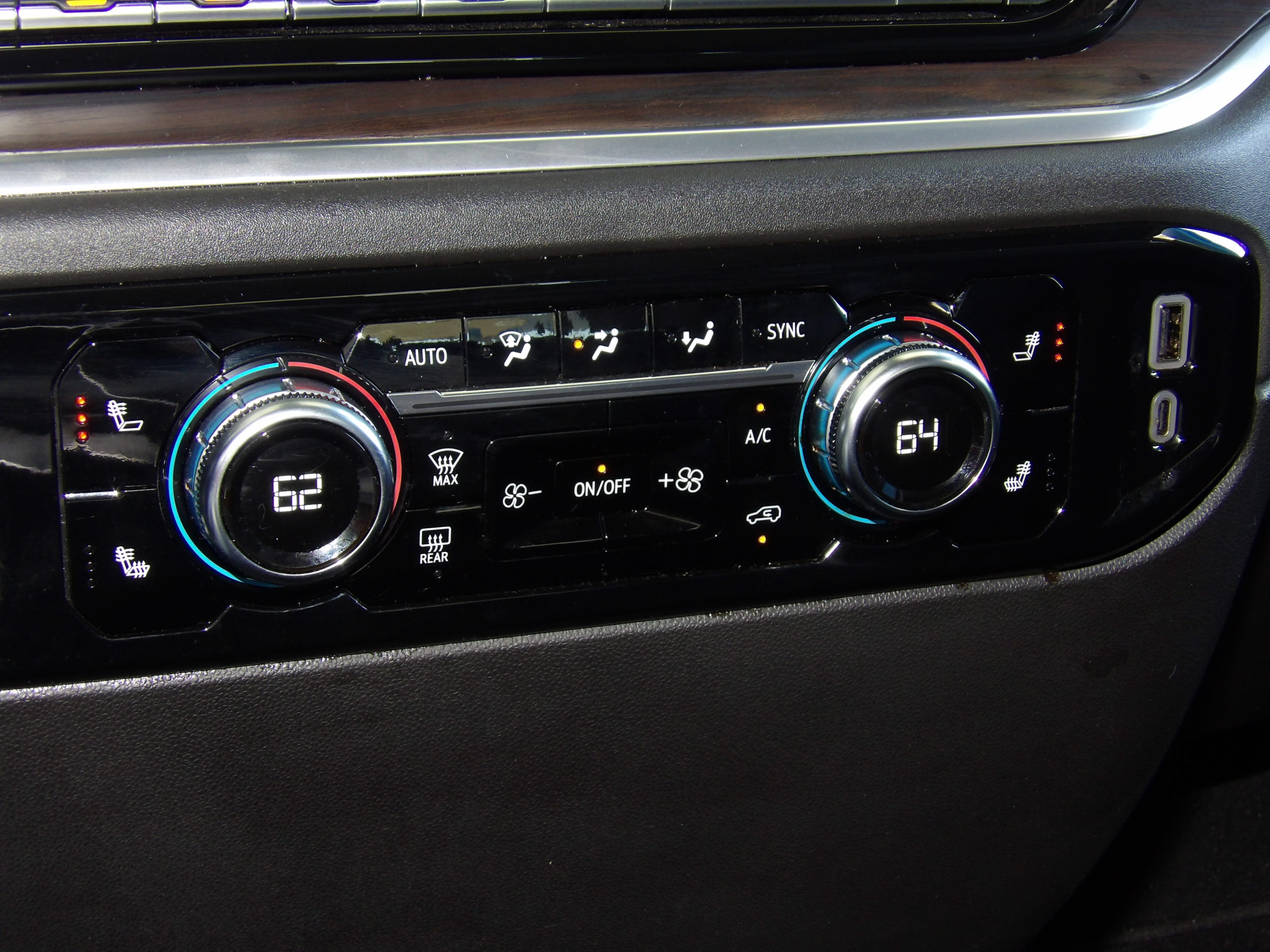 Used 2026 Summit White GMC SLT image 5