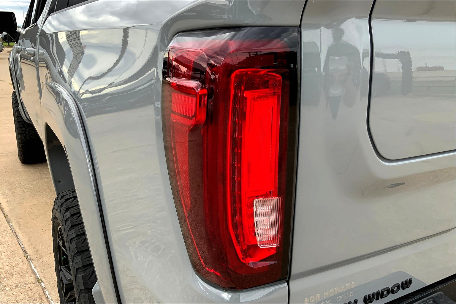 2025 GMC Sierra 1500 AT4 - Photo 9