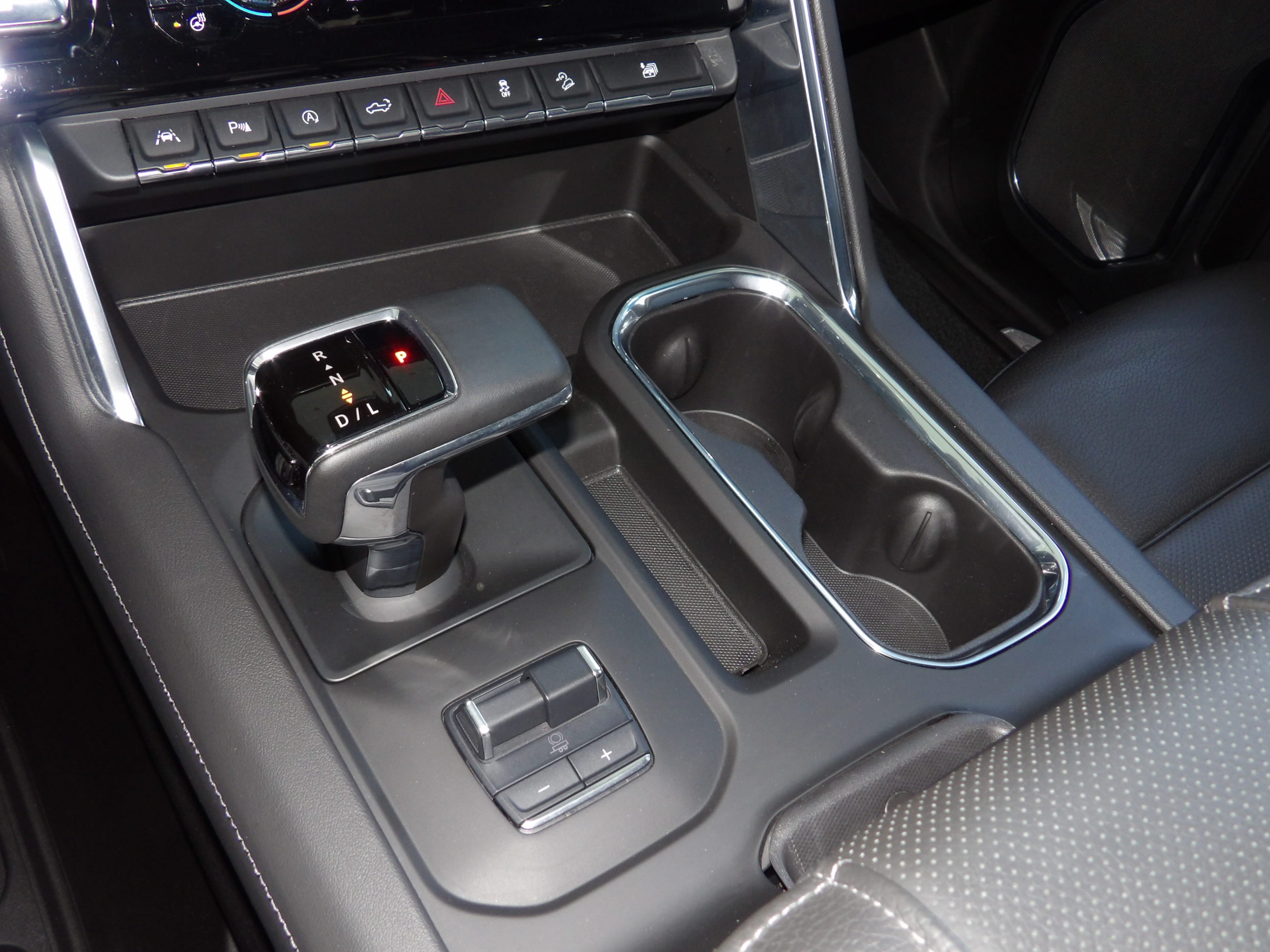 Used 2024 Onyx Black GMC Denali image 38