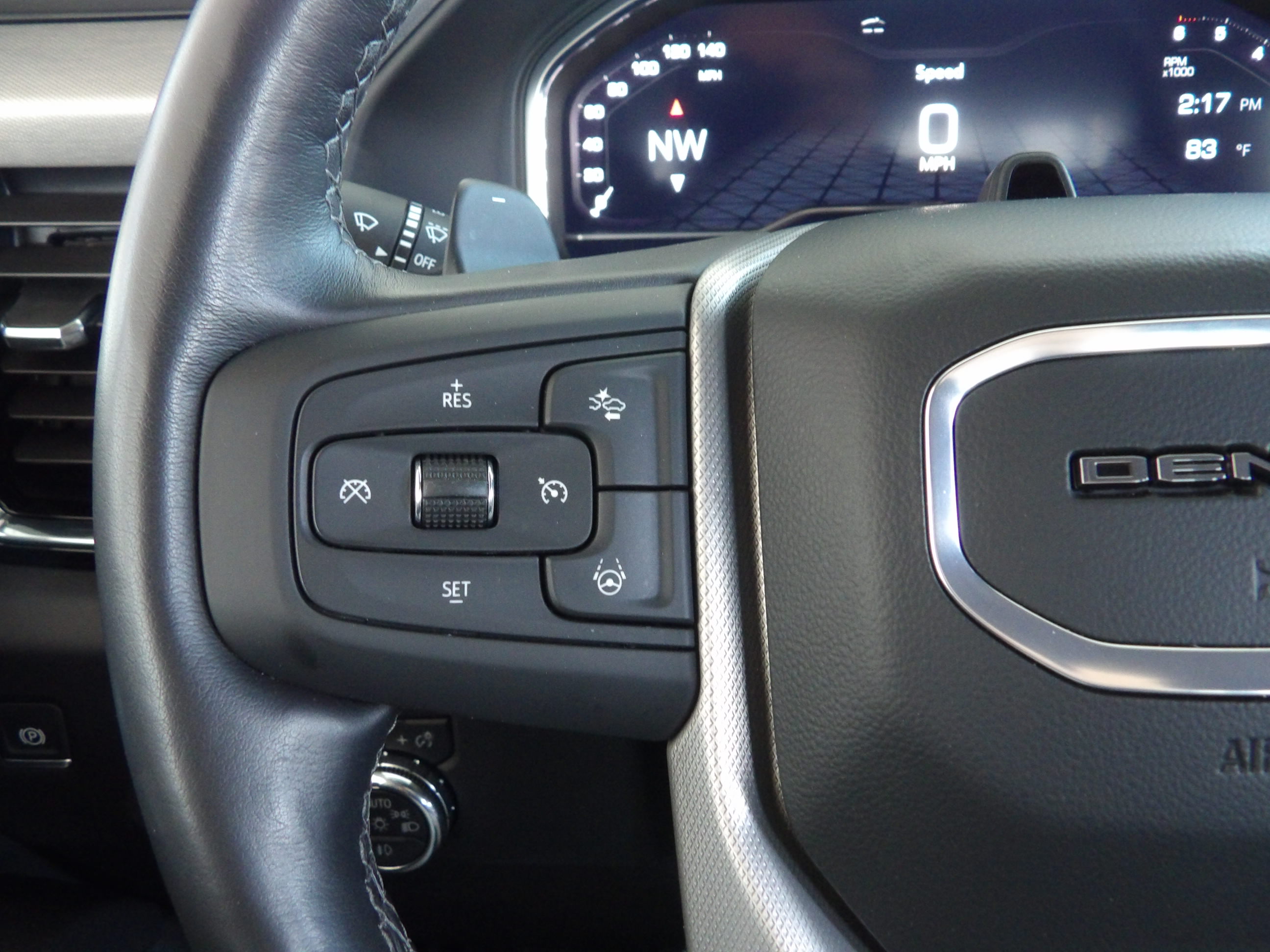 Used 2024 Onyx Black GMC Denali image 32